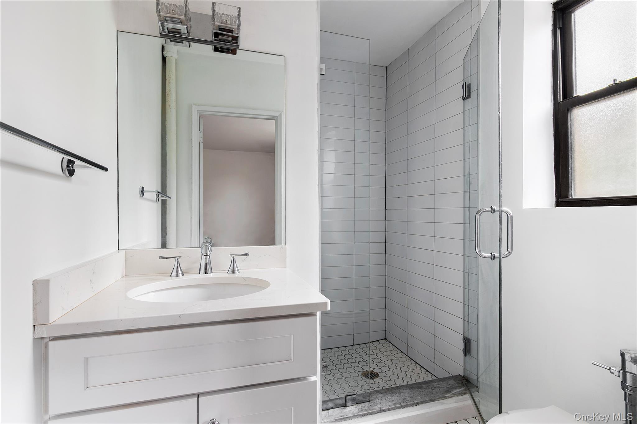 525 W 235th Street 4d Property Photo 8