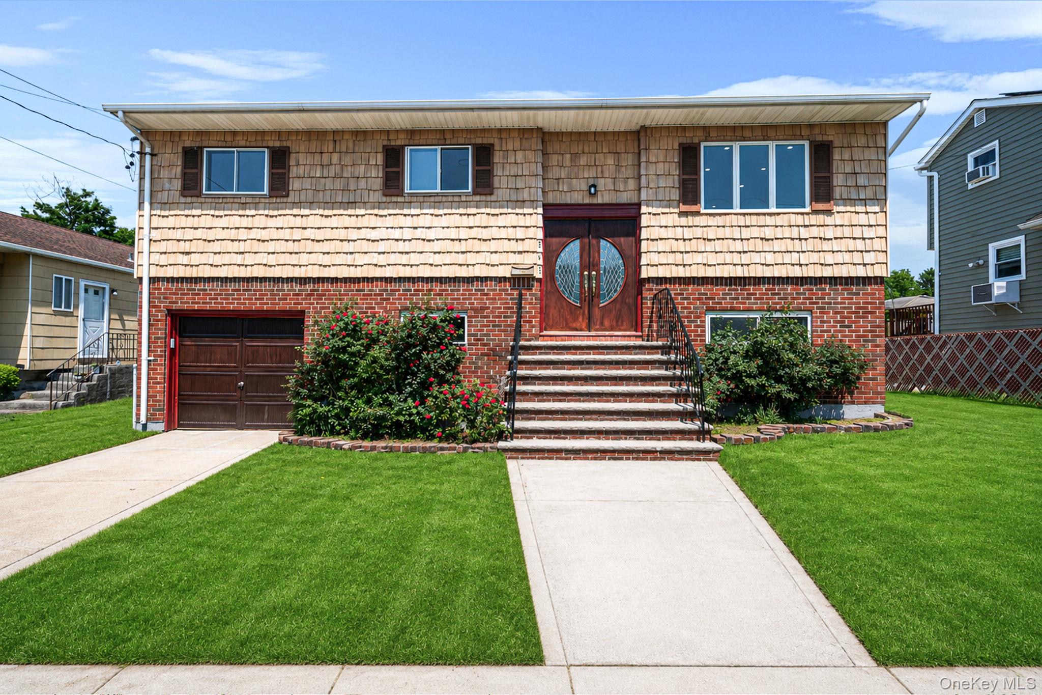 242 Roquette Avenue Property Photo 1