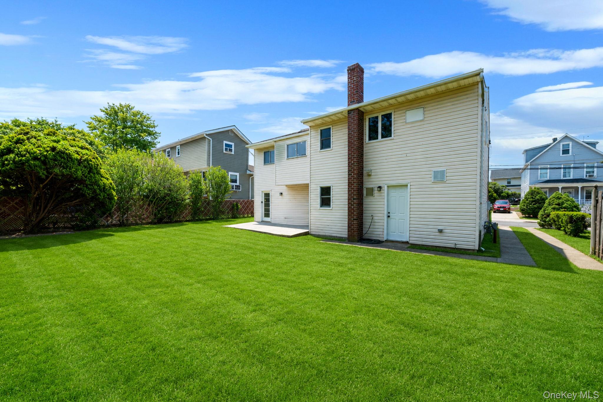 242 Roquette Avenue Property Photo 4