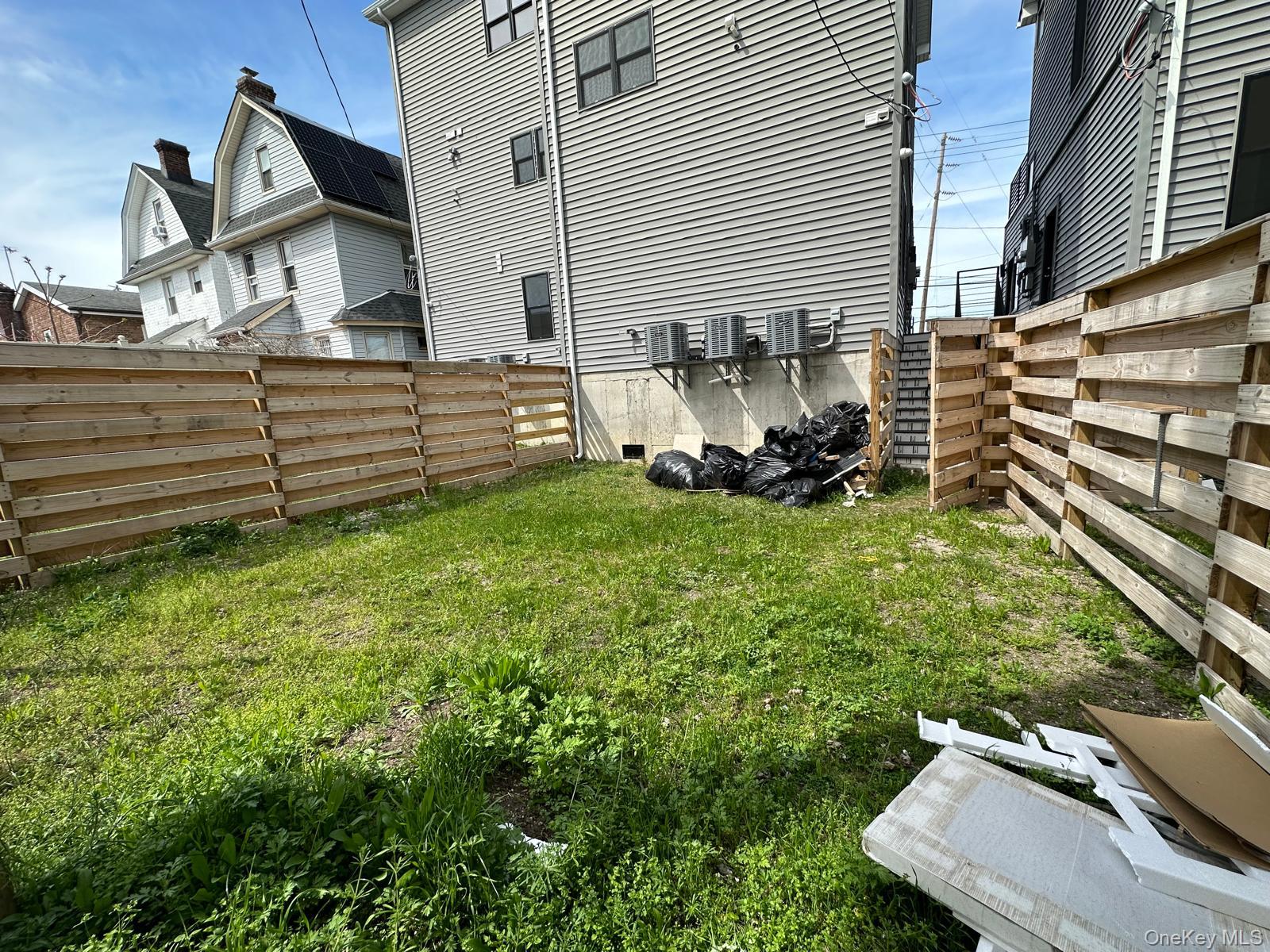 8605 Beach Channel Drive Property Photo 9