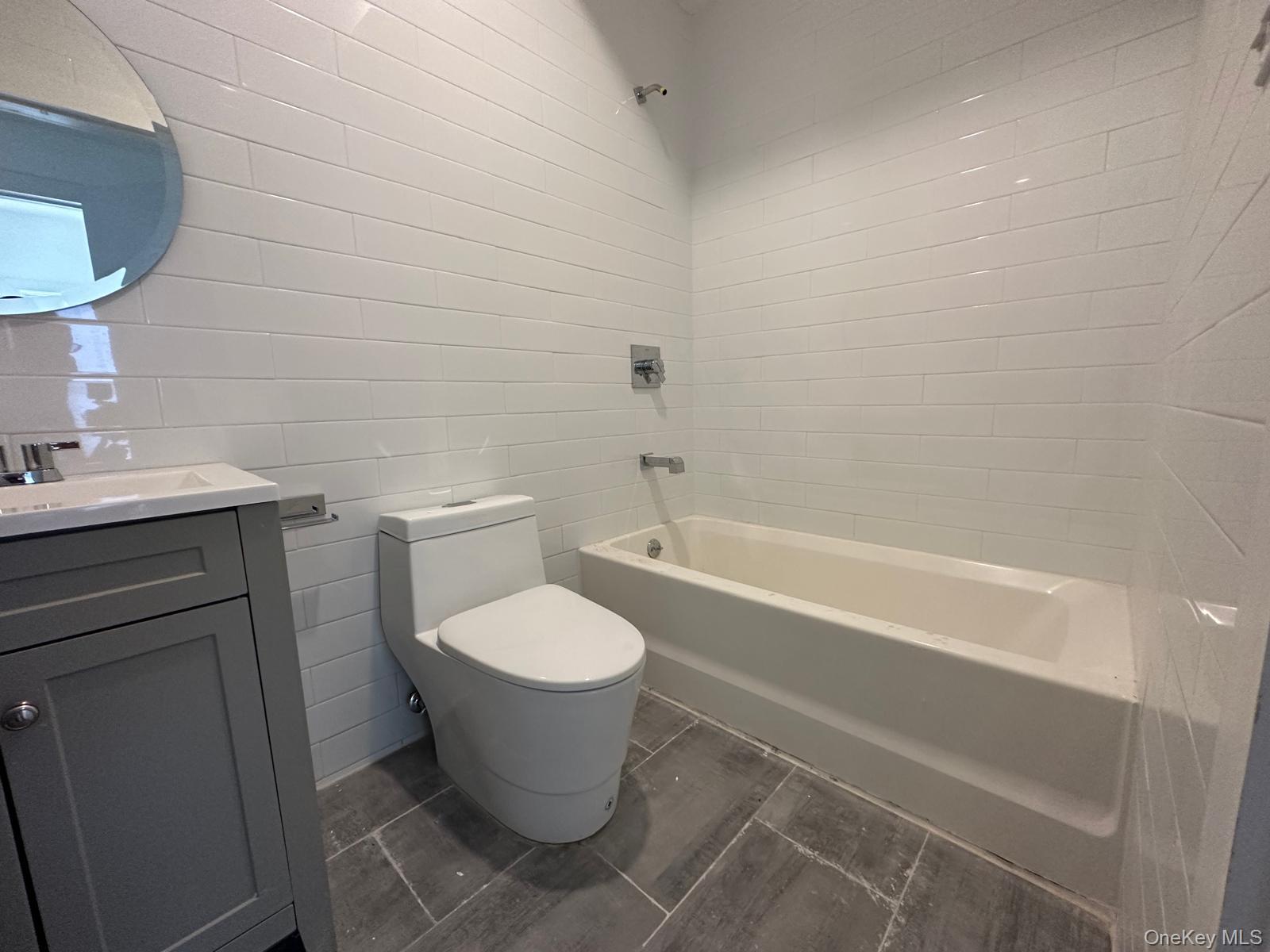 8605 Beach Channel Drive Property Photo 10