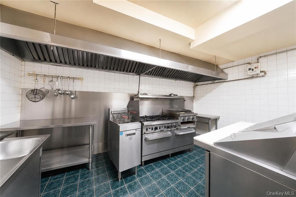 10 Bay Ridge Avenue Property Photo 9