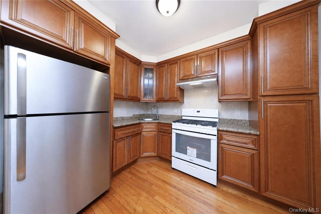 10 Bay Ridge Avenue Property Photo 14
