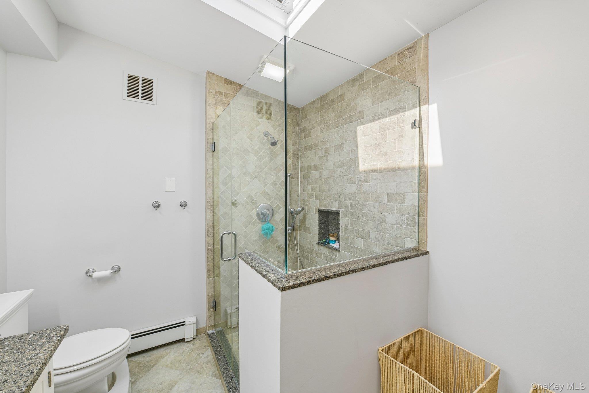 2821 Colonial Avenue Property Photo 21