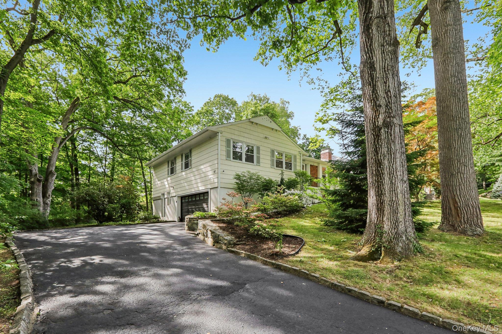 62 Mohegan Road Property Photo 2
