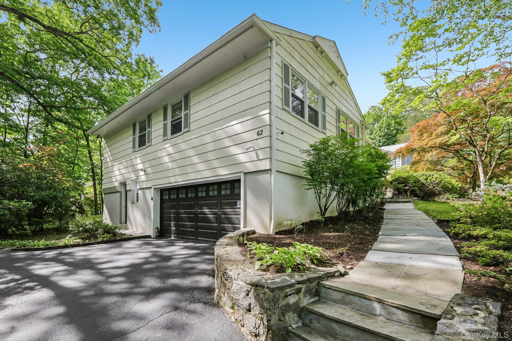 62 Mohegan Road Property Photo 3