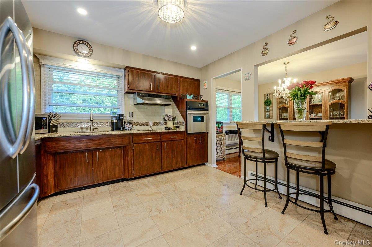 12 Northern Parkway Property Photo 3