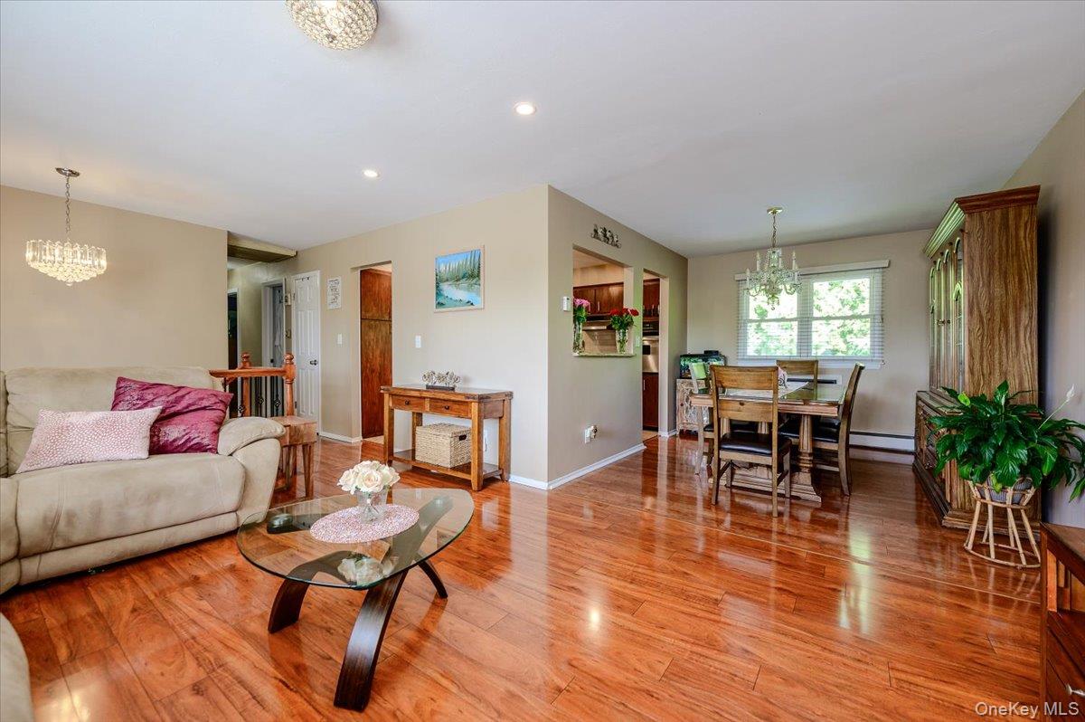 12 Northern Parkway Property Photo 7