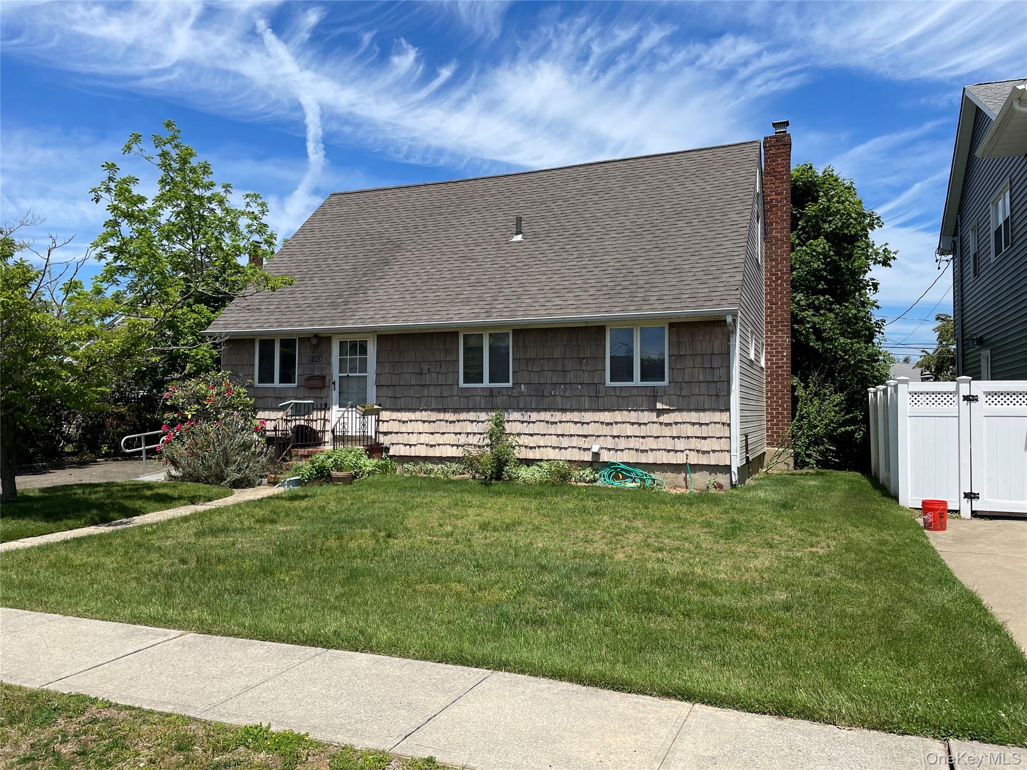 2043 Paddock Road Property Photo 1
