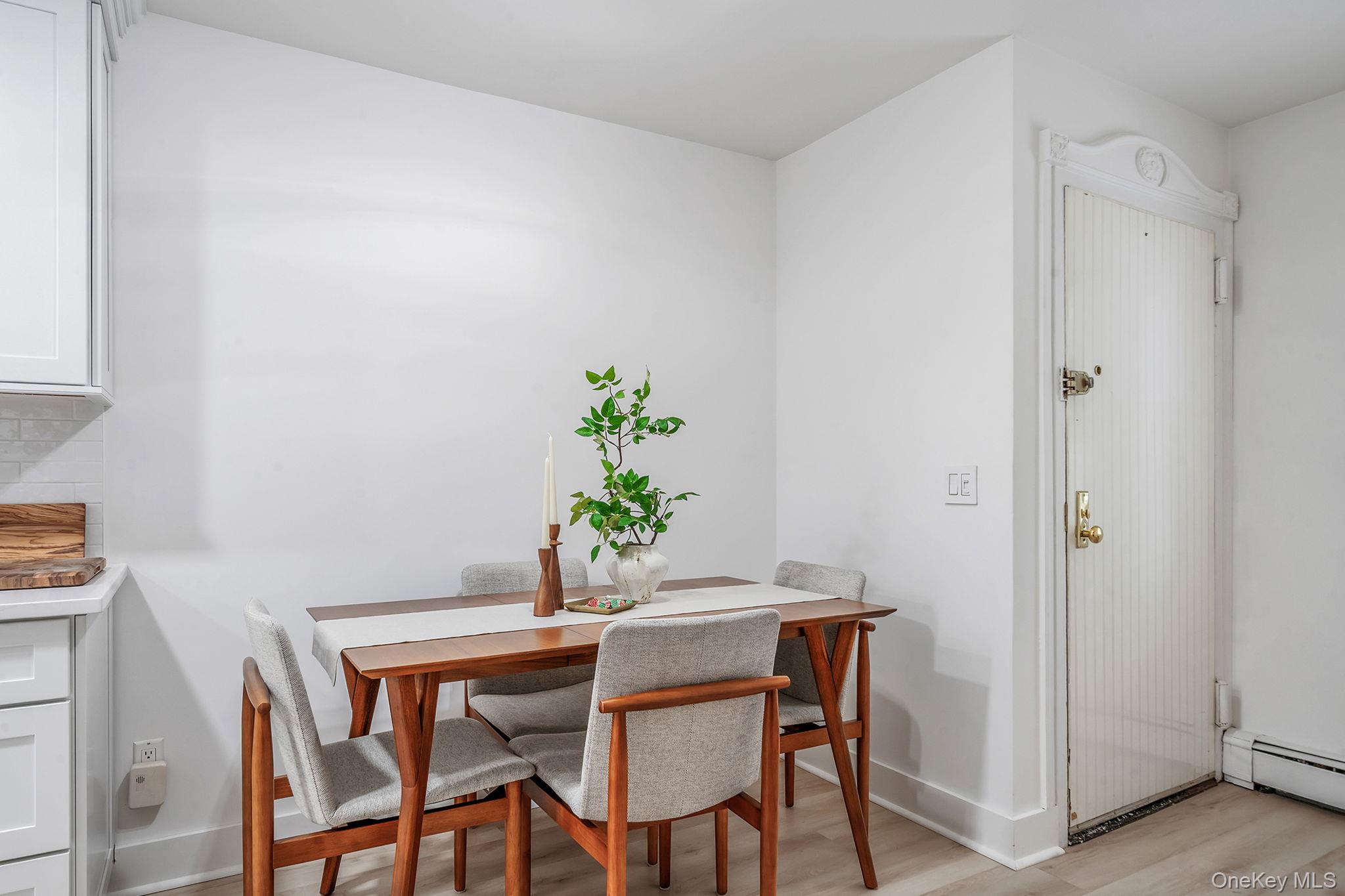 38 Richmond Boulevard 1b Property Photo 6