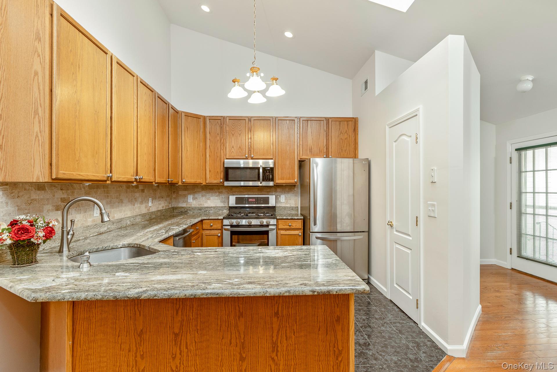 2105 Nicole Drive Property Photo 7