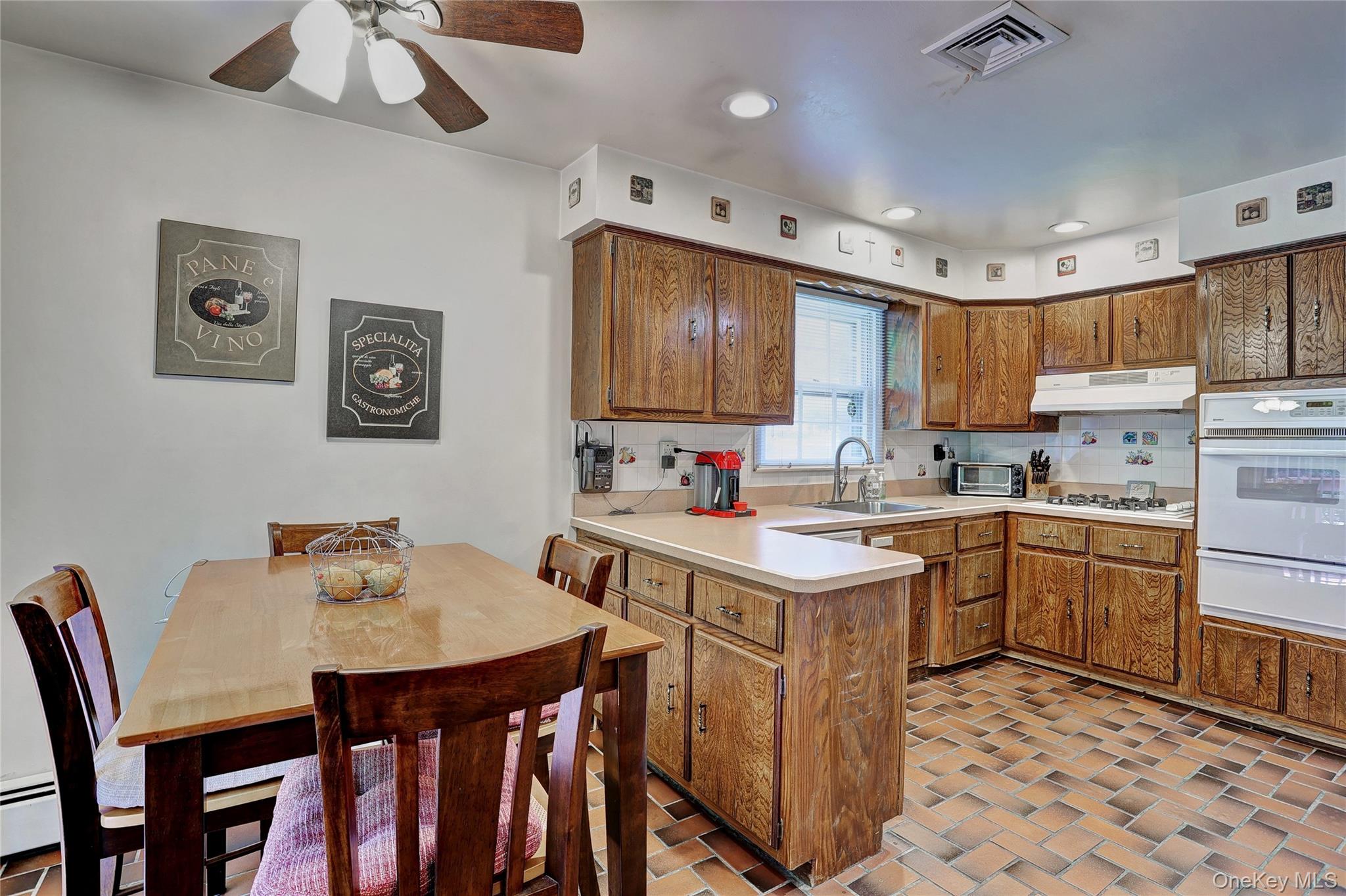 22 Sterling Road Property Photo 8