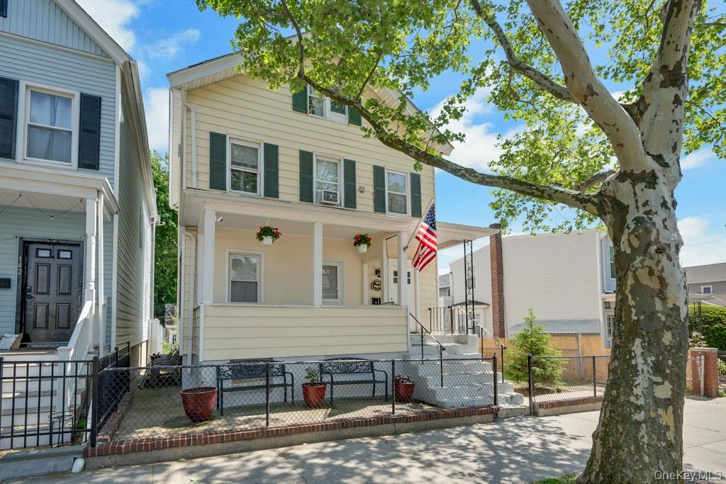 144 Beekman Avenue Property Photo 2
