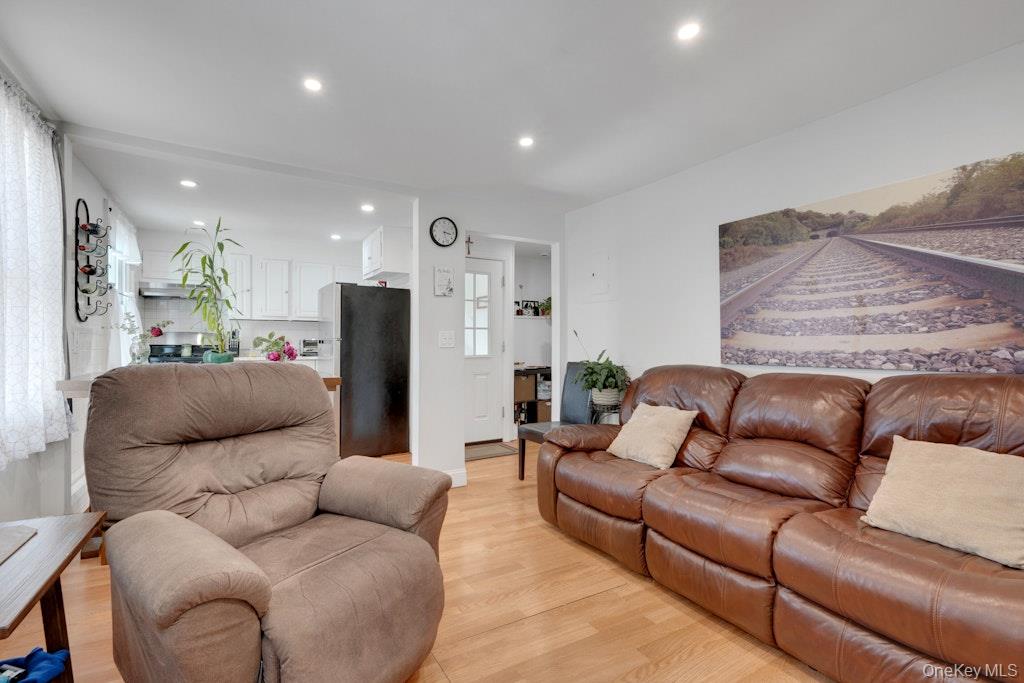 144 Beekman Avenue Property Photo 16