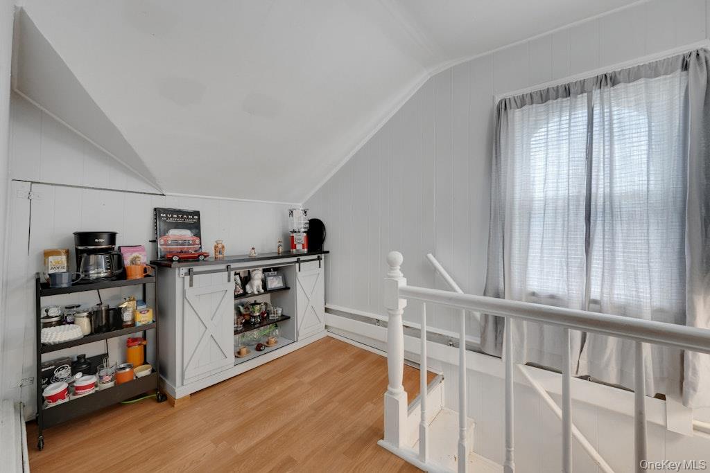144 Beekman Avenue Property Photo 23
