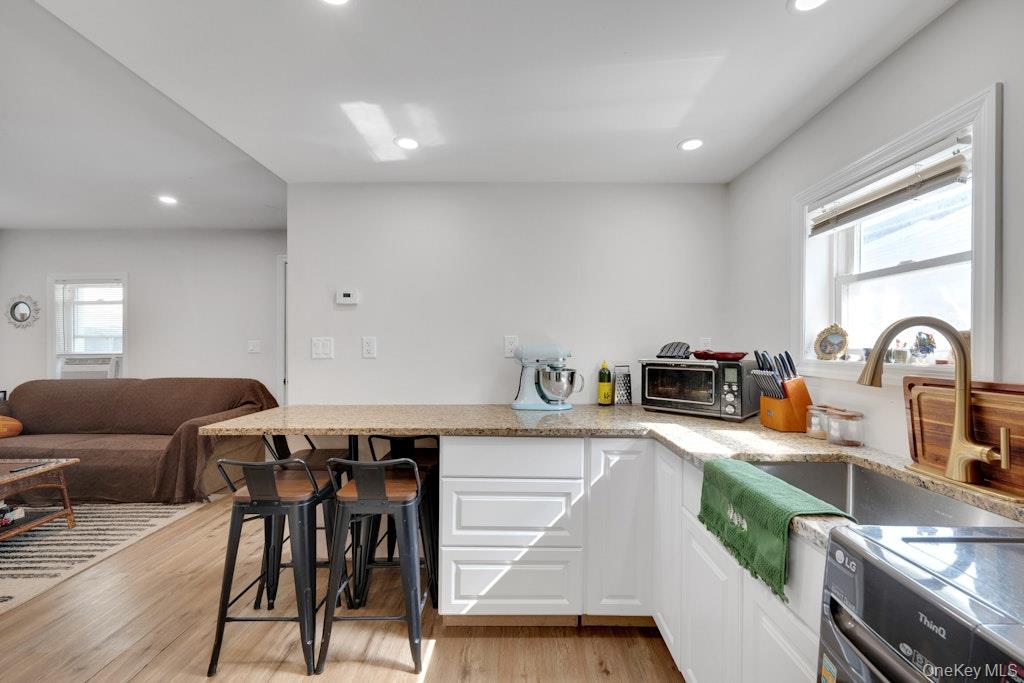 144 Beekman Avenue Property Photo 30