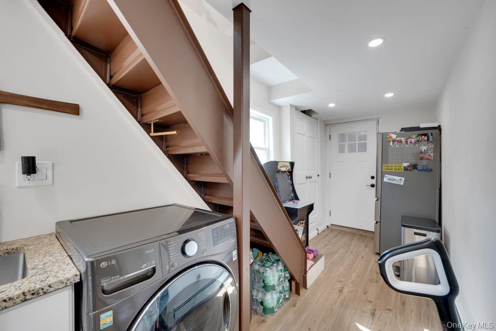 144 Beekman Avenue Property Photo 31