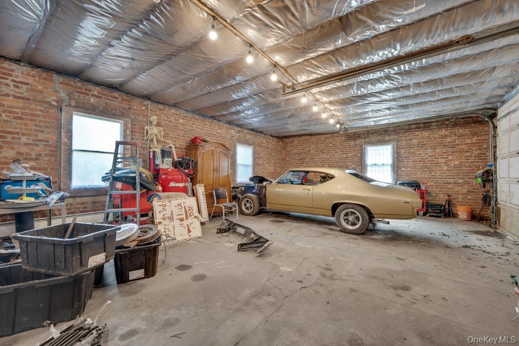 144 Beekman Avenue Property Photo 37