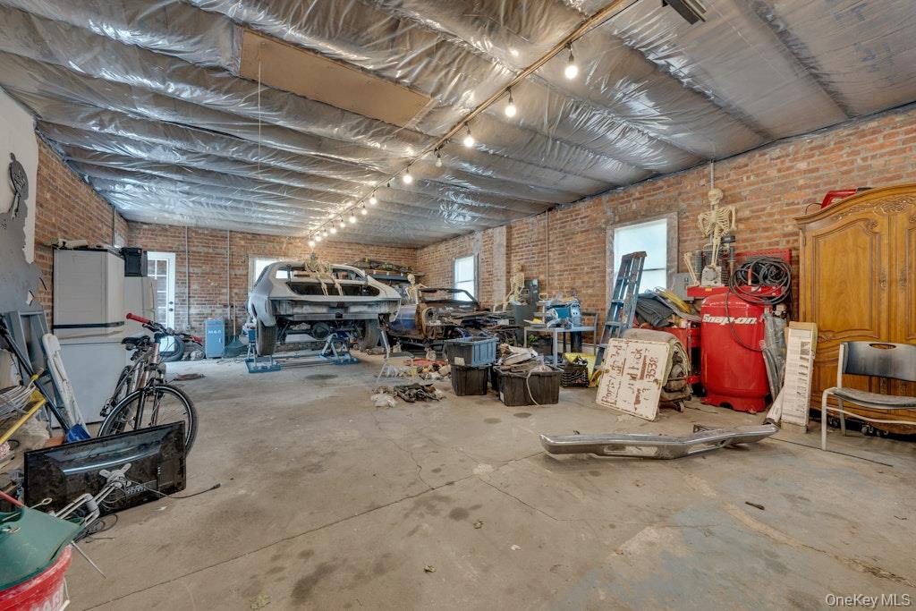 144 Beekman Avenue Property Photo 38