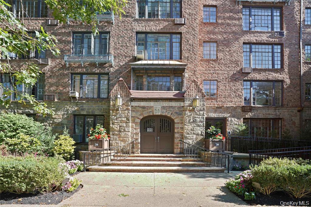 20 Continental Avenue 1-G Property Photo 1
