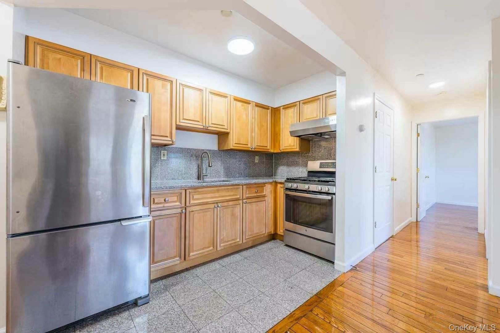 35-06 Leavitt Street 6c Property Photo 5