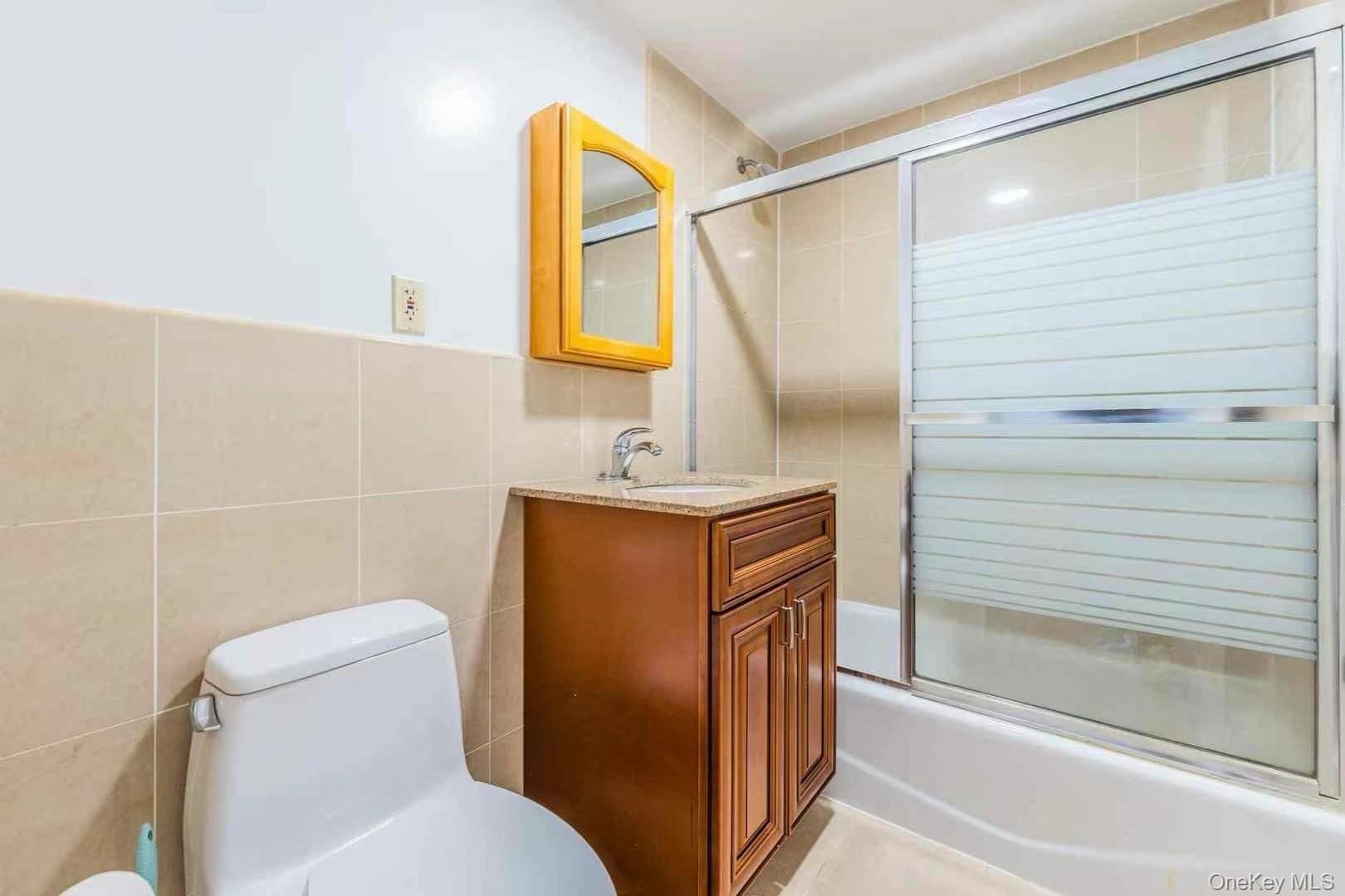 35-06 Leavitt Street 6c Property Photo 6