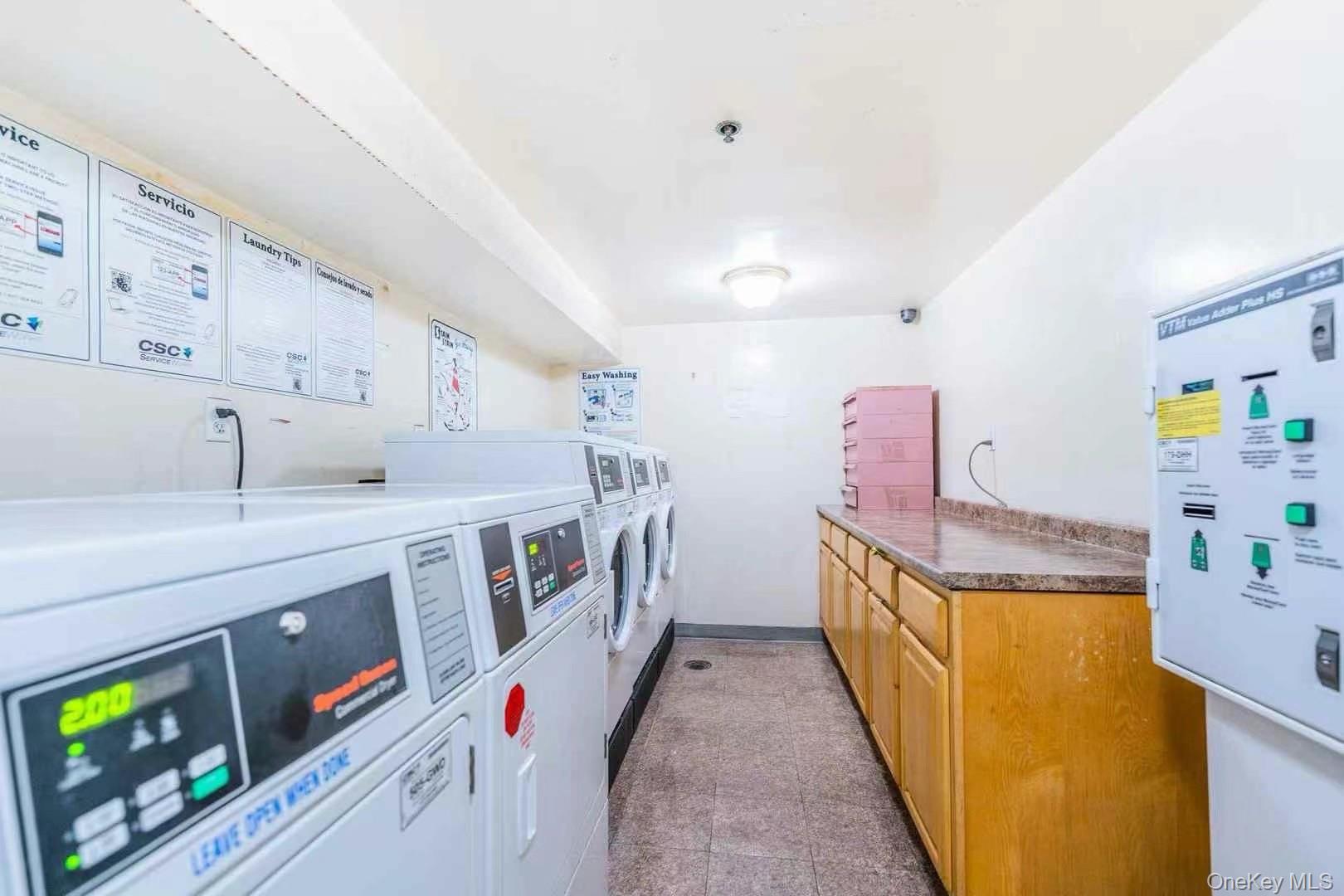 35-06 Leavitt Street 6c Property Photo 8
