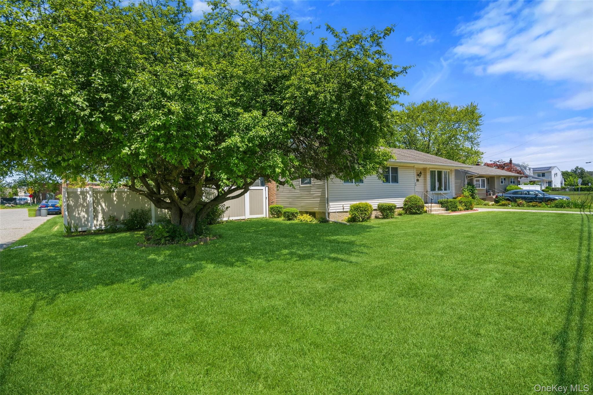 15 Lincoln Avenue Property Photo 3