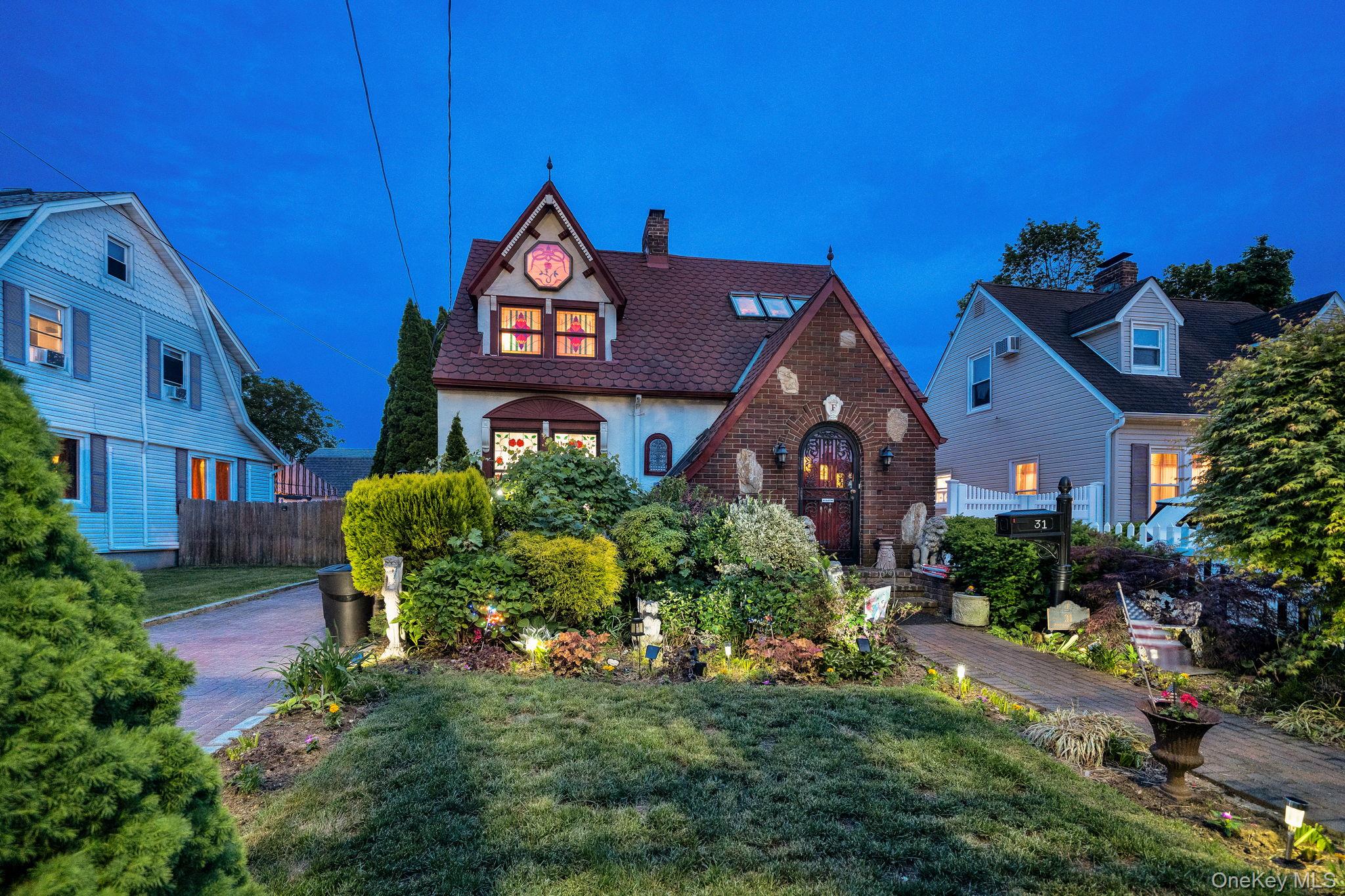 31 Roosevelt Avenue Property Photo 2
