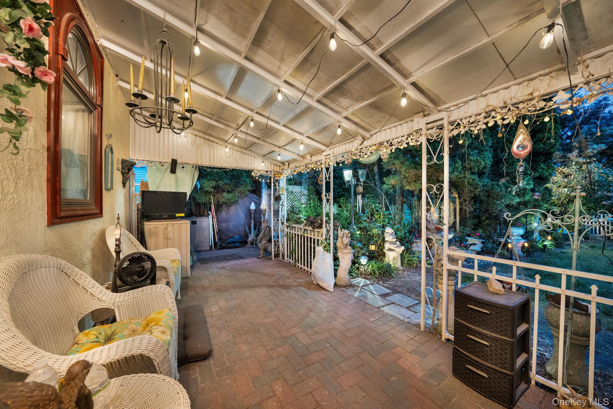 31 Roosevelt Avenue Property Photo 8