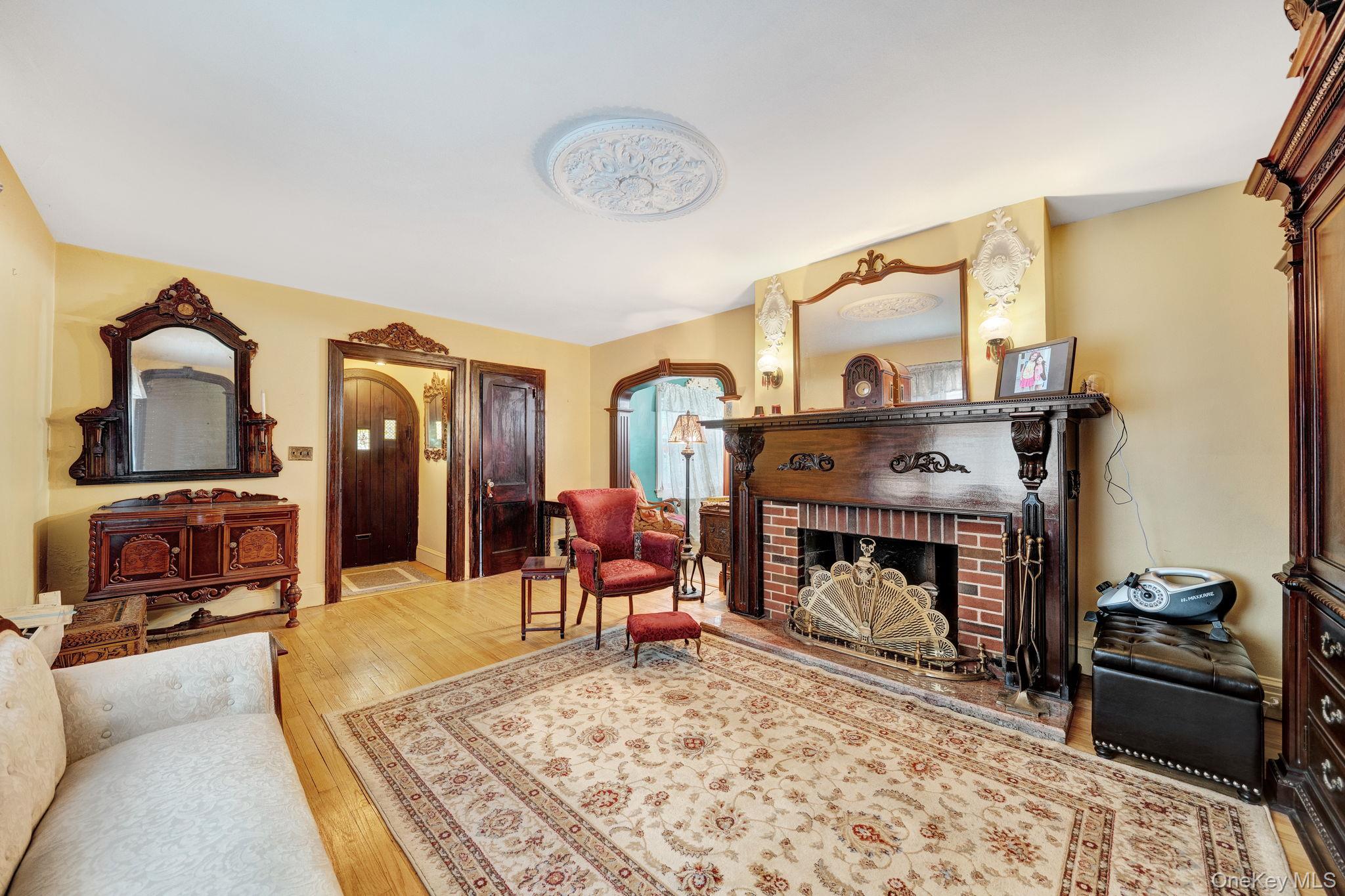 31 Roosevelt Avenue Property Photo 12
