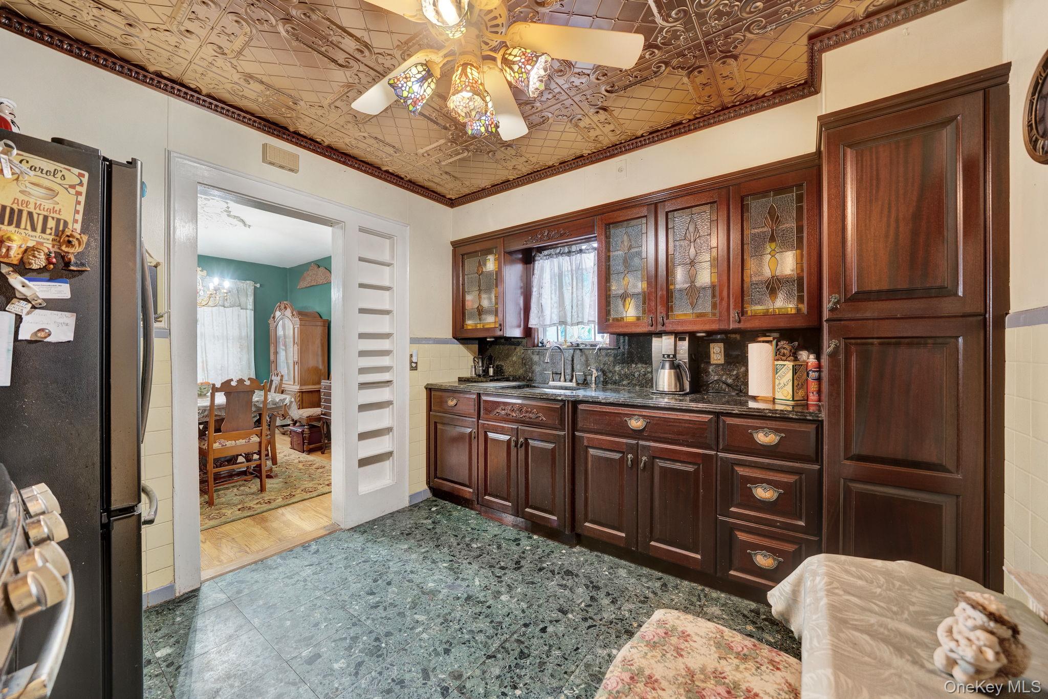 31 Roosevelt Avenue Property Photo 15