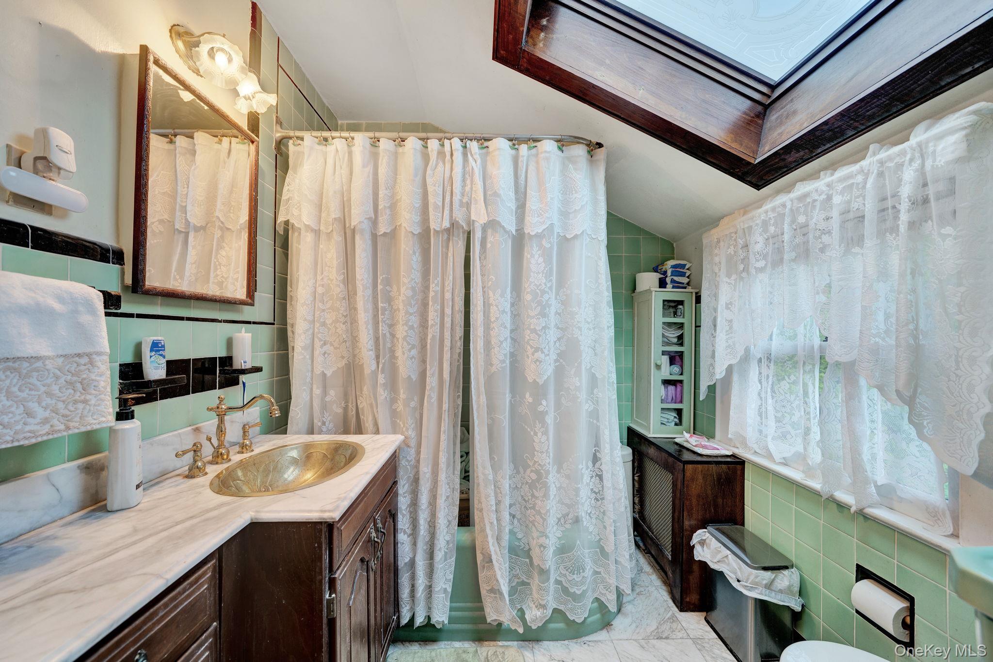 31 Roosevelt Avenue Property Photo 25