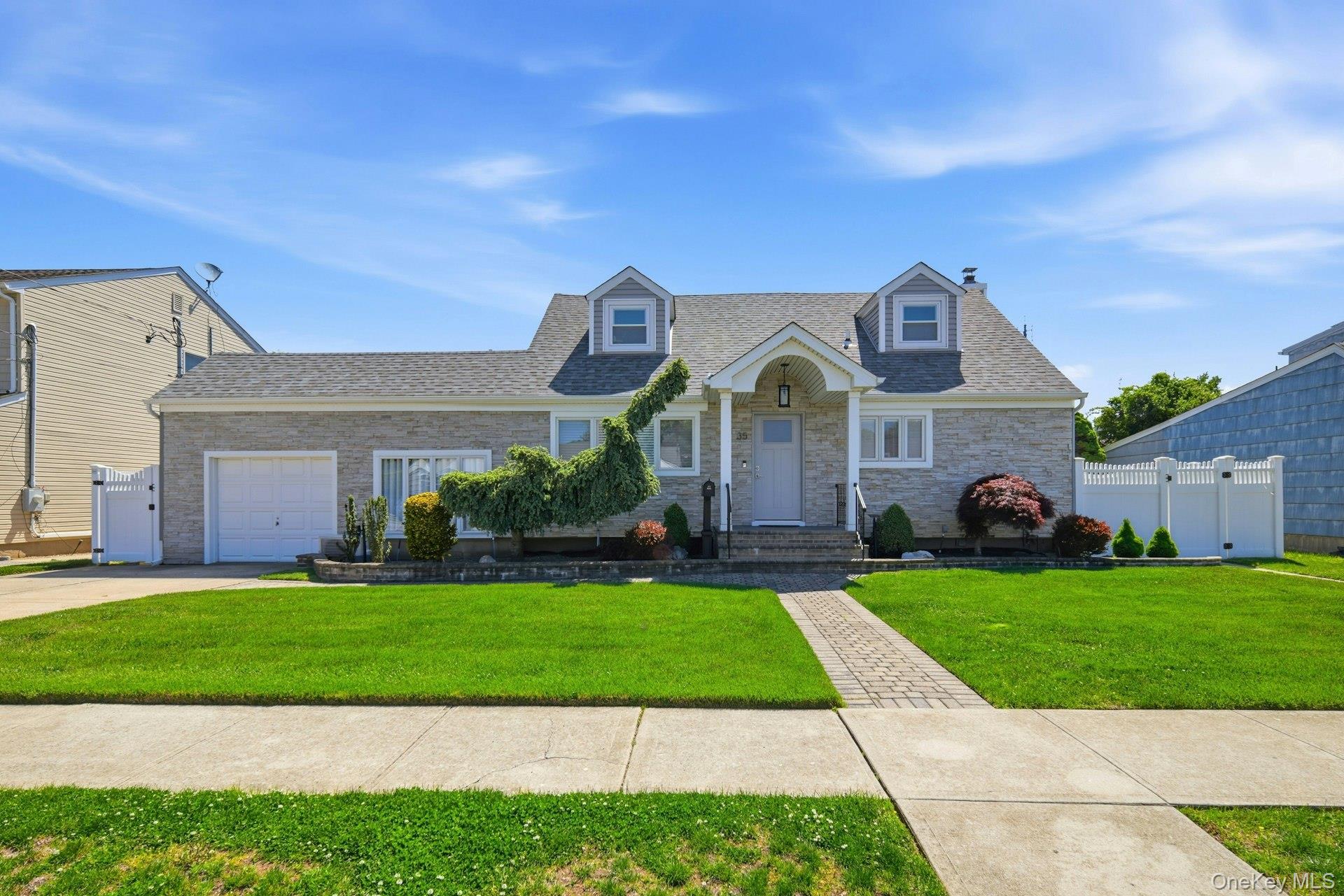 35 3rd Avenue Property Photo 1