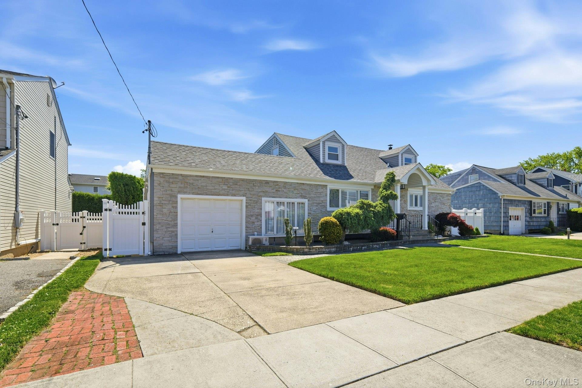 35 3rd Avenue Property Photo 3