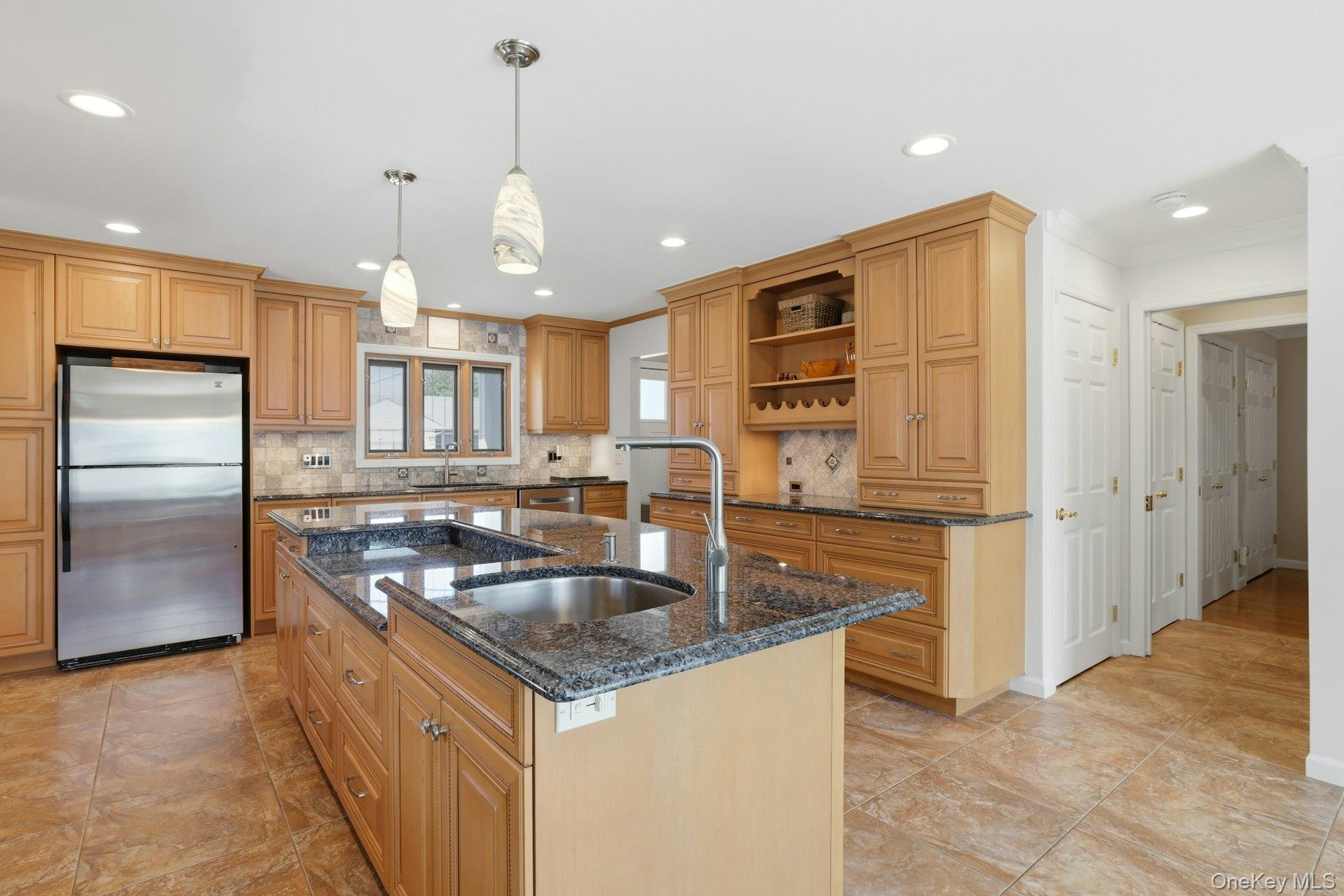35 3rd Avenue Property Photo 10