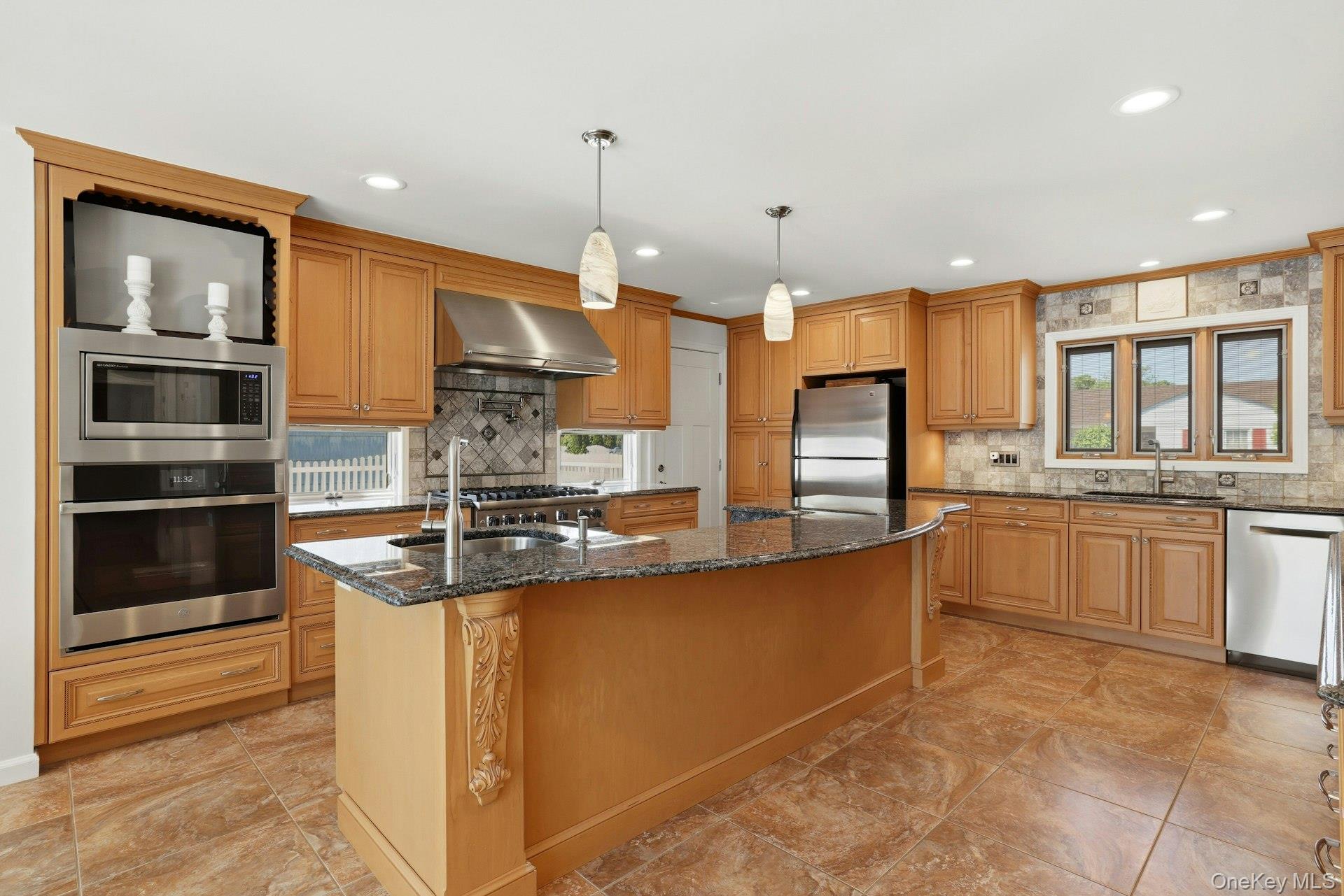 35 3rd Avenue Property Photo 11
