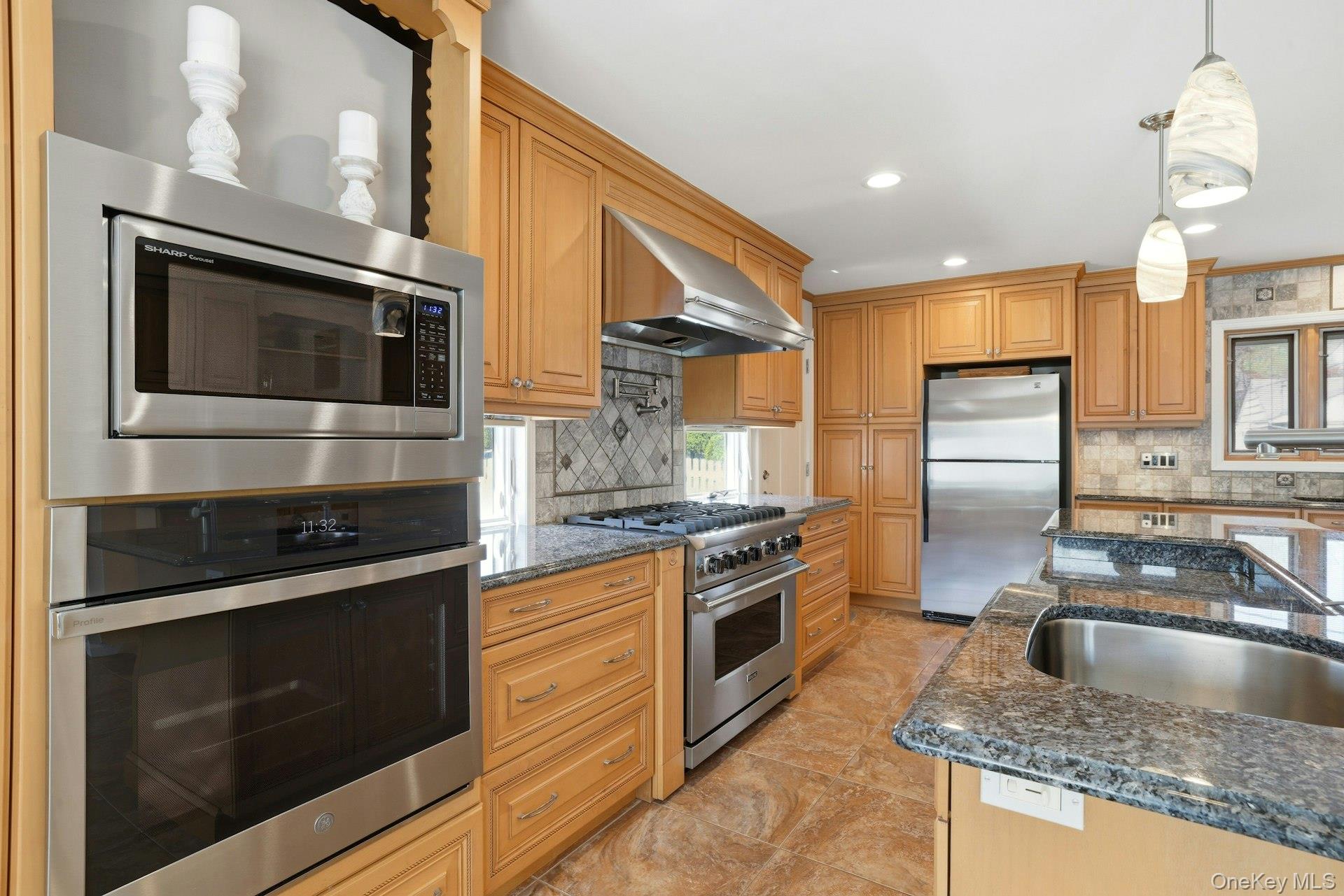 35 3rd Avenue Property Photo 12