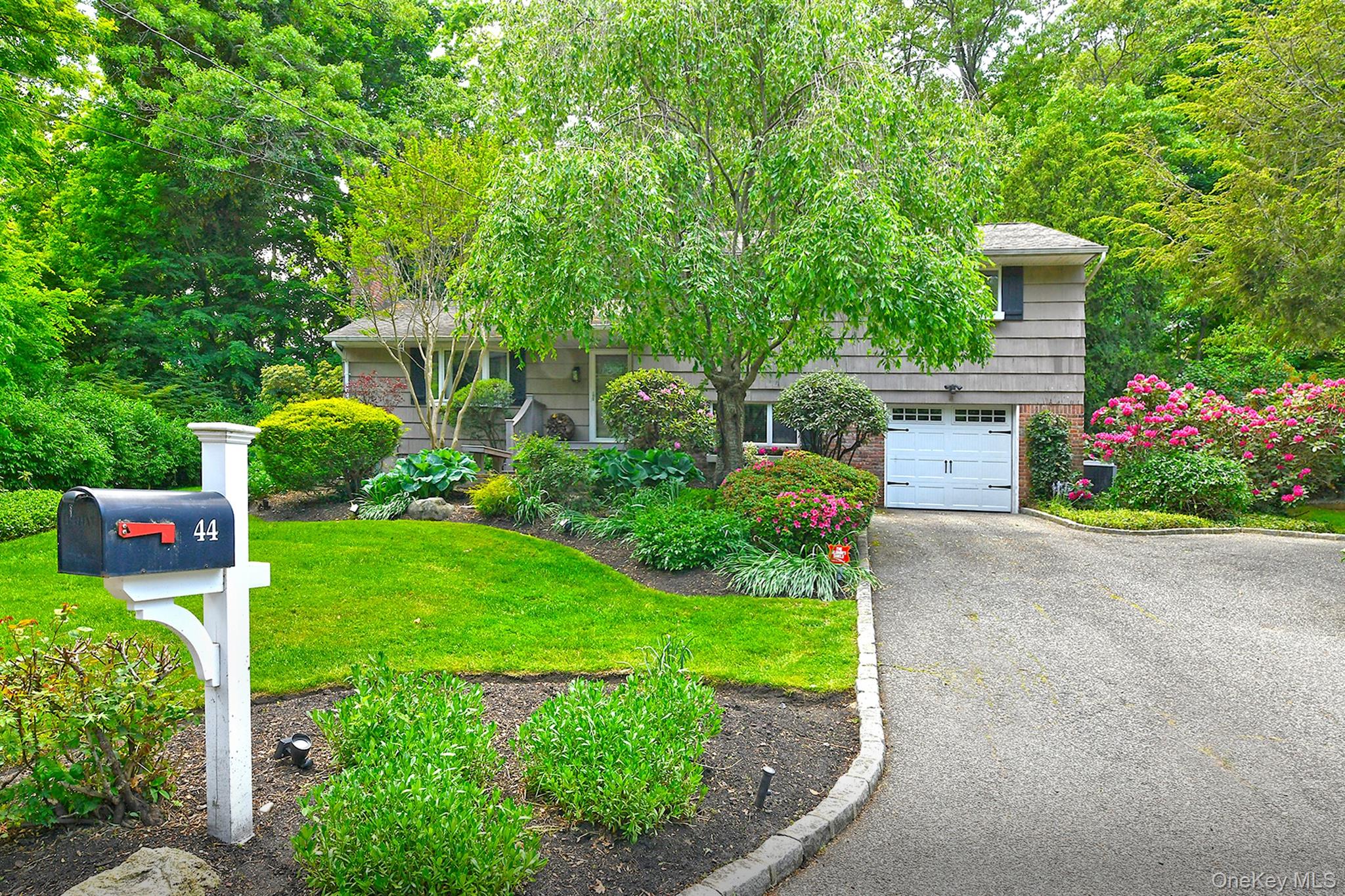 44 Wyoming Drive Property Photo 2