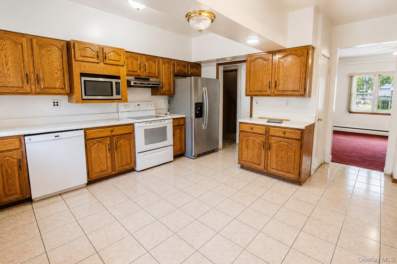 32 Hasbrouck Street Property Photo 3