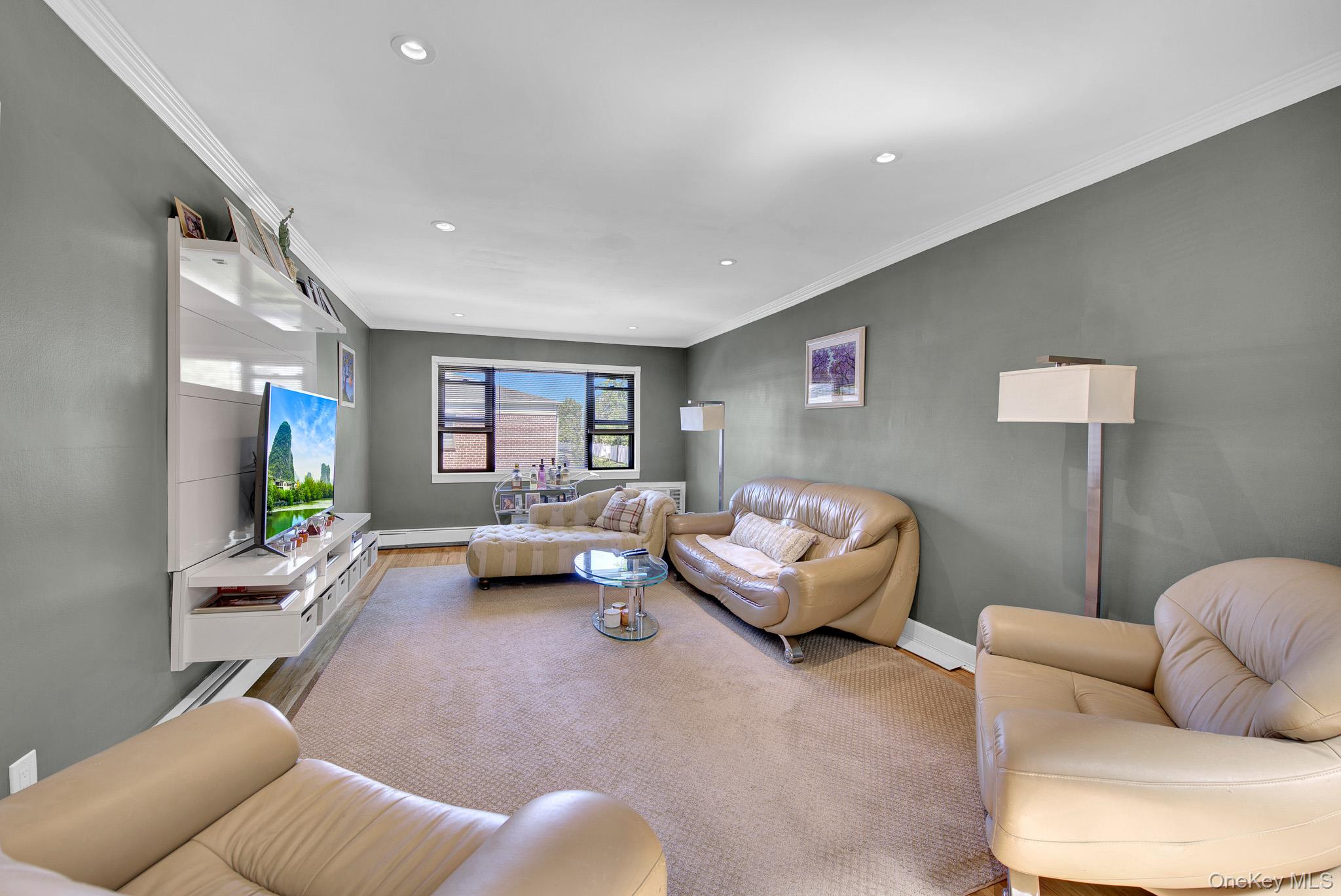 1209 E Broadway D23 Property Photo 6