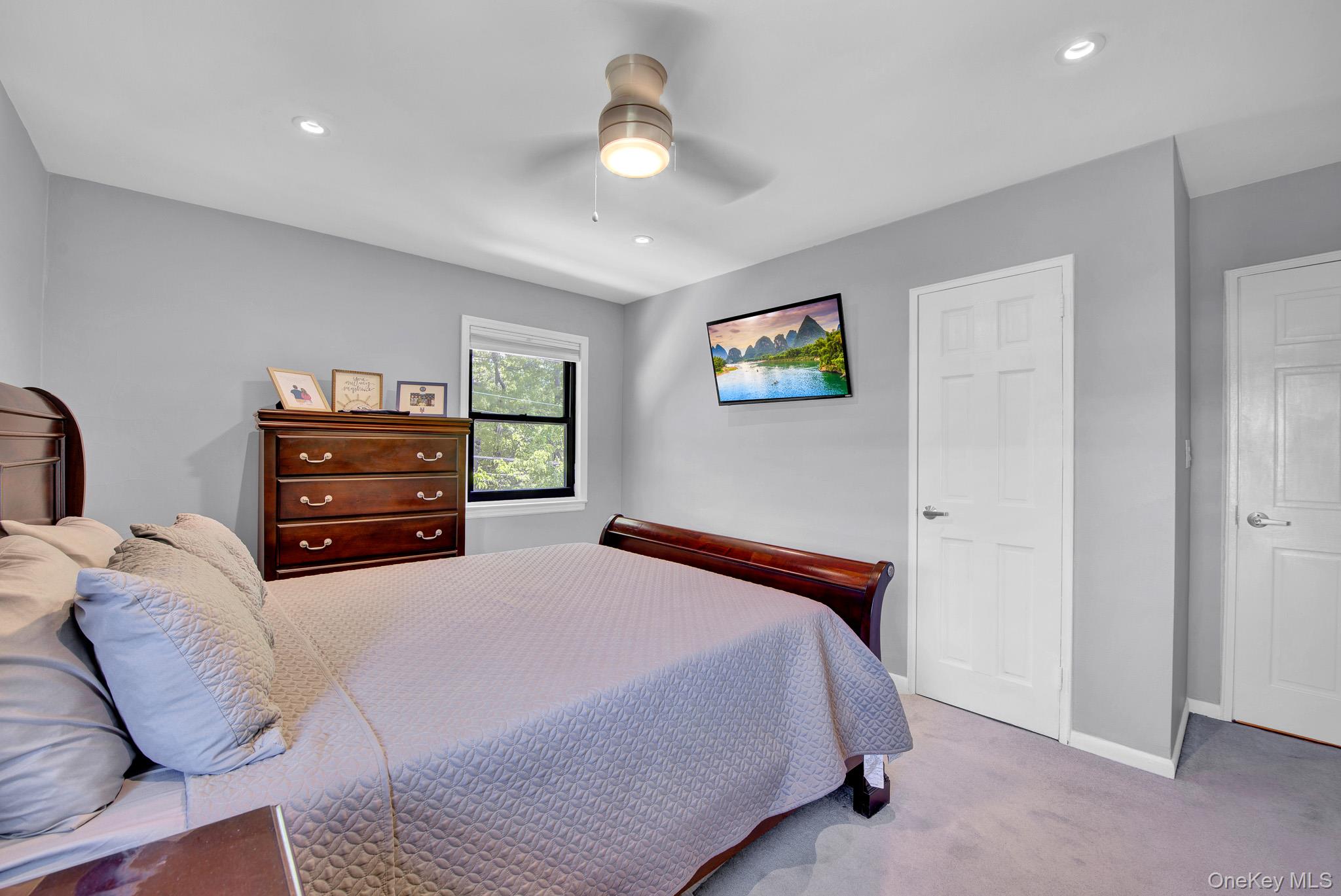 1209 E Broadway D23 Property Photo 18