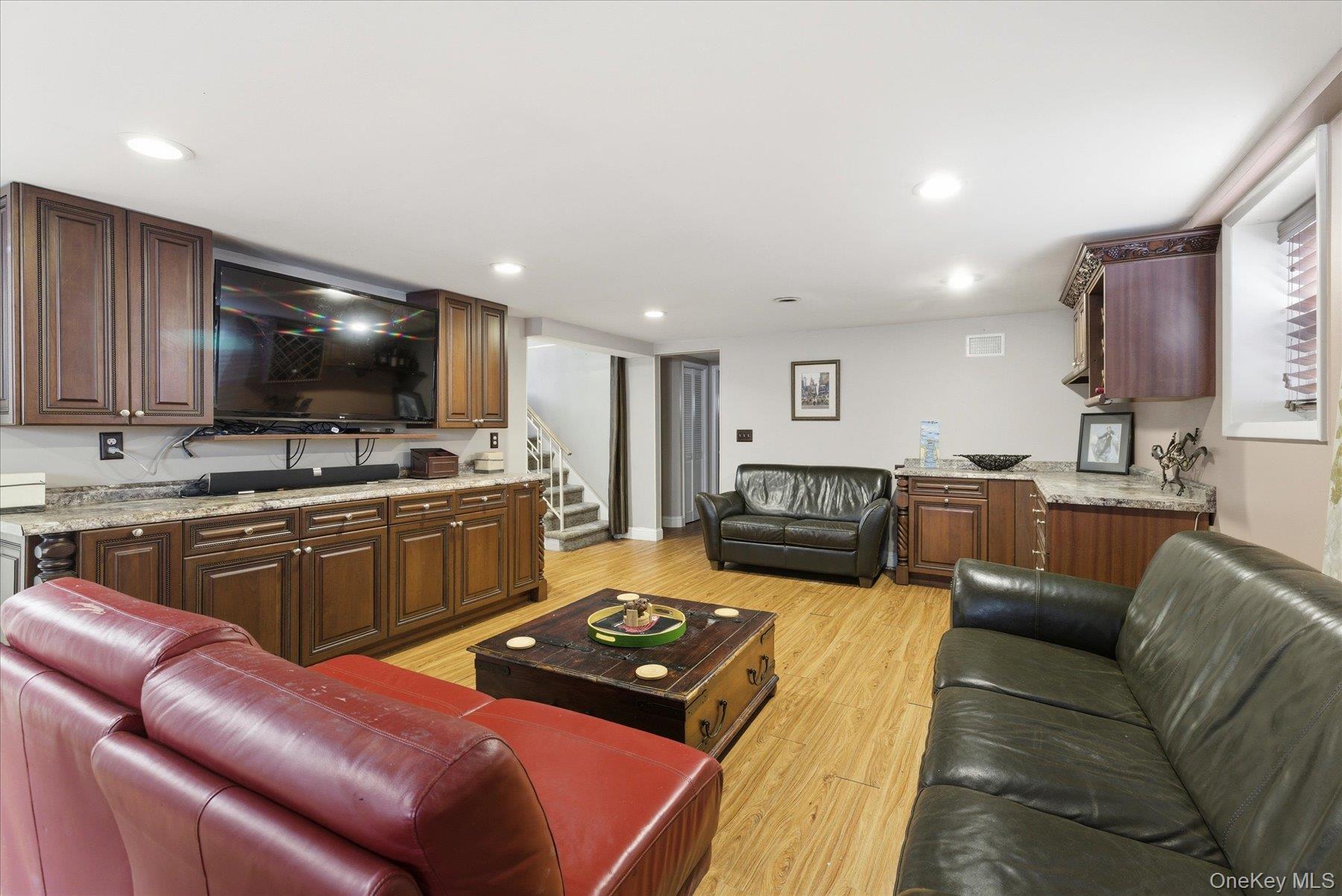 159 W Olive Street Property Photo 24