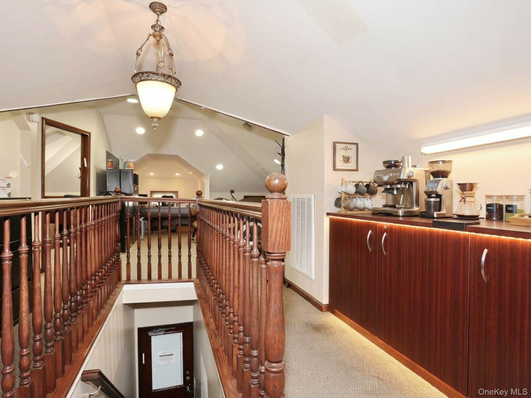 22 S Madison Avenue Property Photo 18