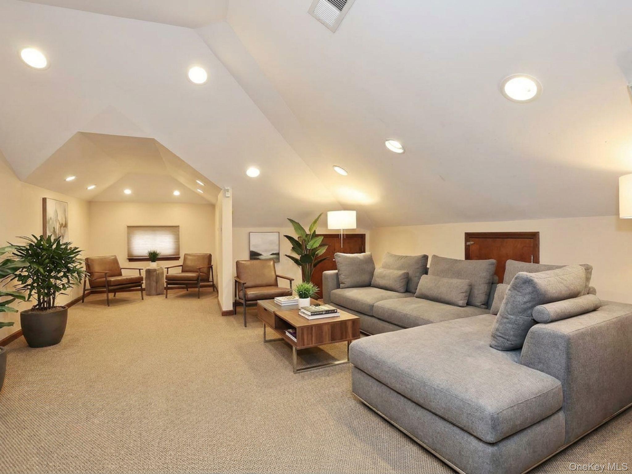 22 S Madison Avenue Property Photo 19