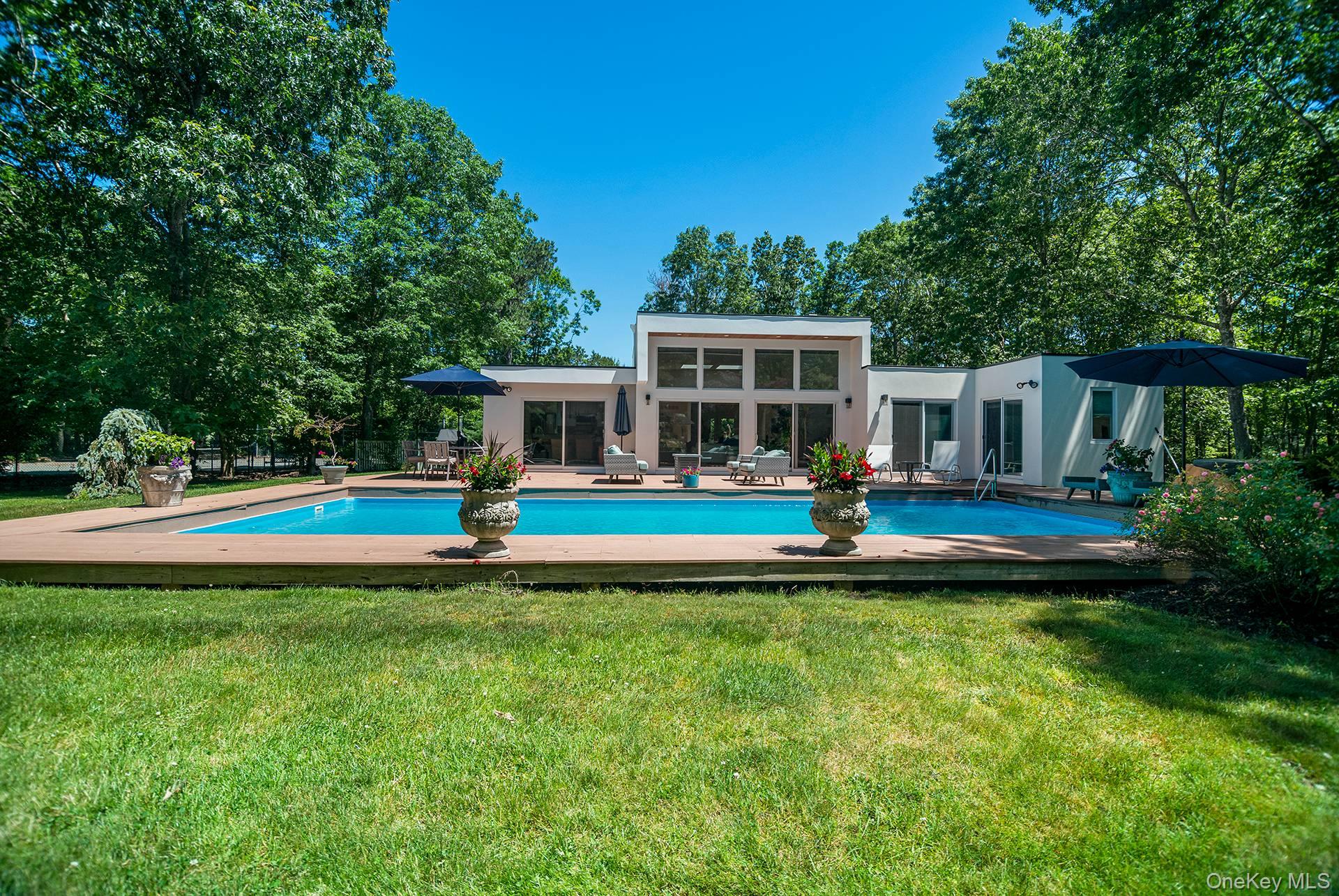 36 Deerfield Way Property Photo 3