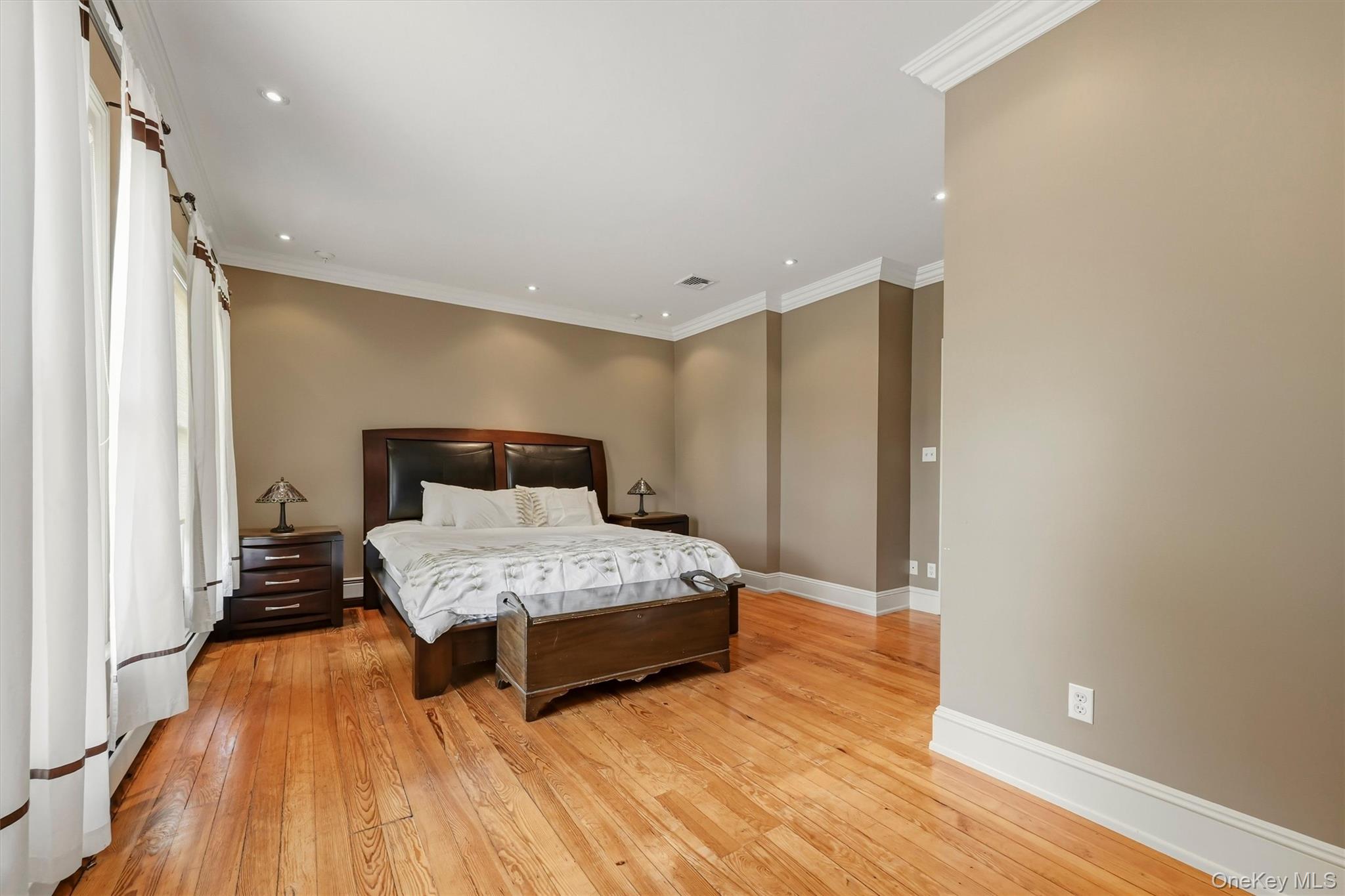 68 E Erie Street Property Photo 11