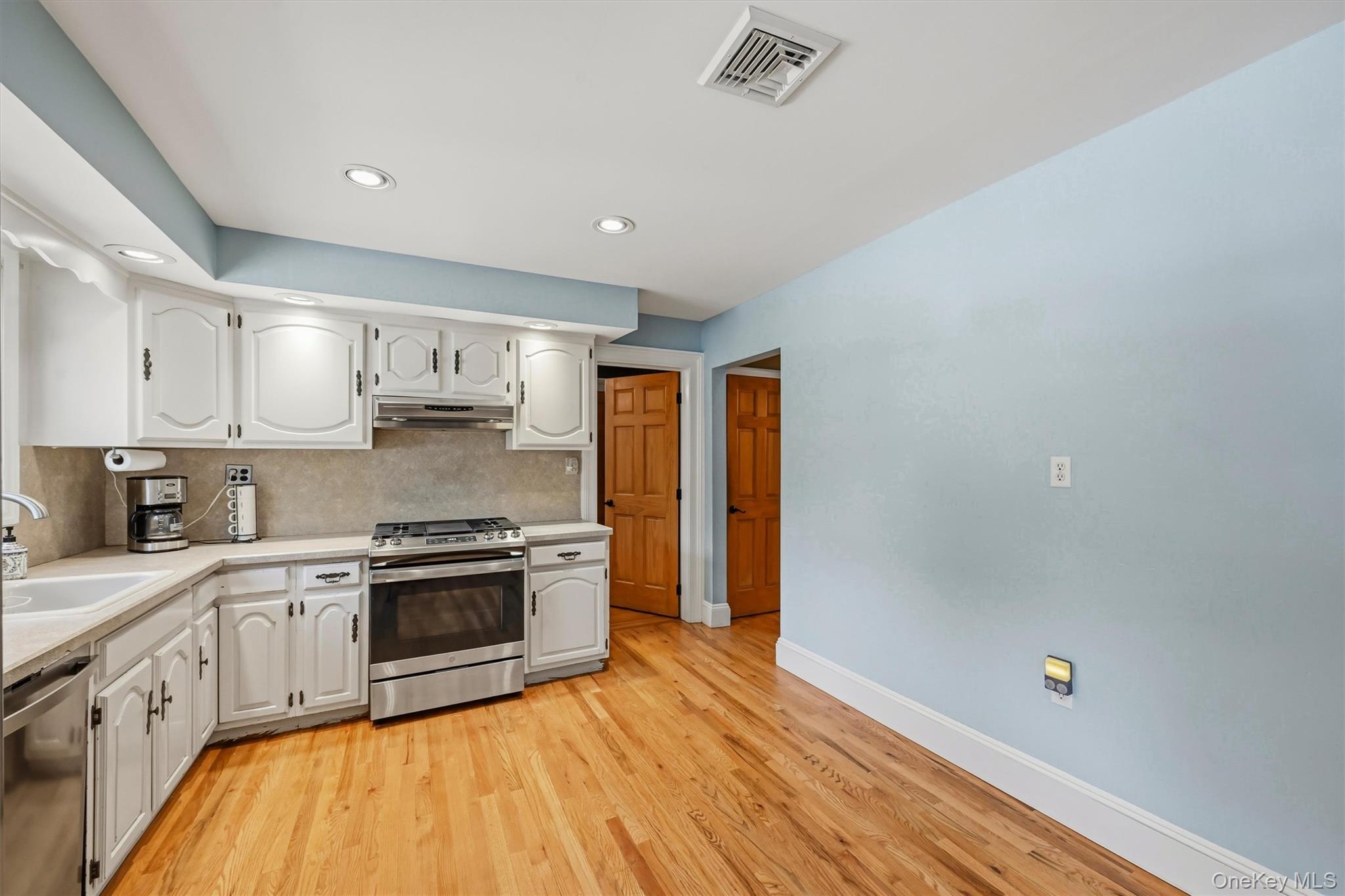 68 E Erie Street Property Photo 27