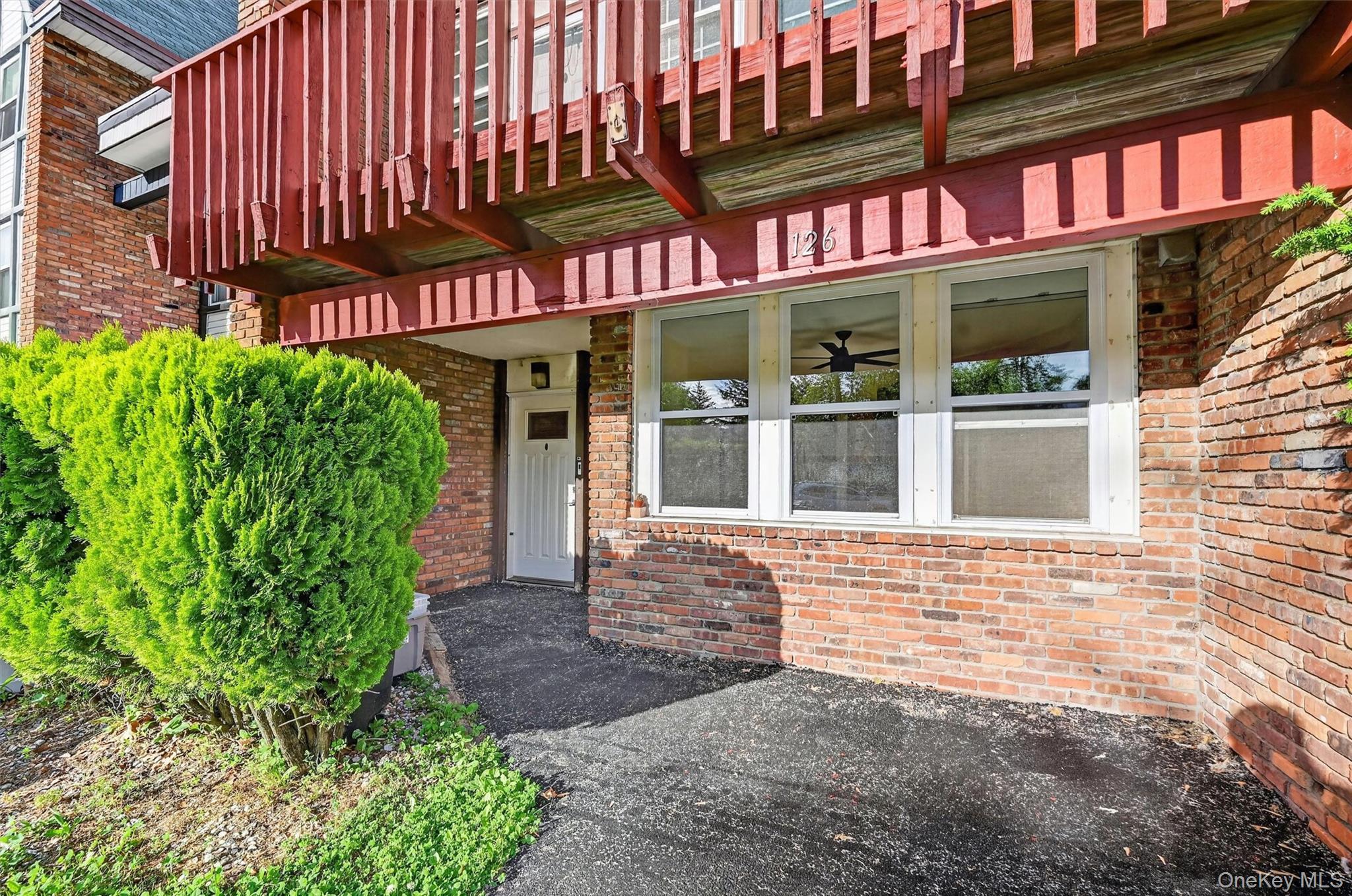 126 Halgren Crescent Property Photo 4