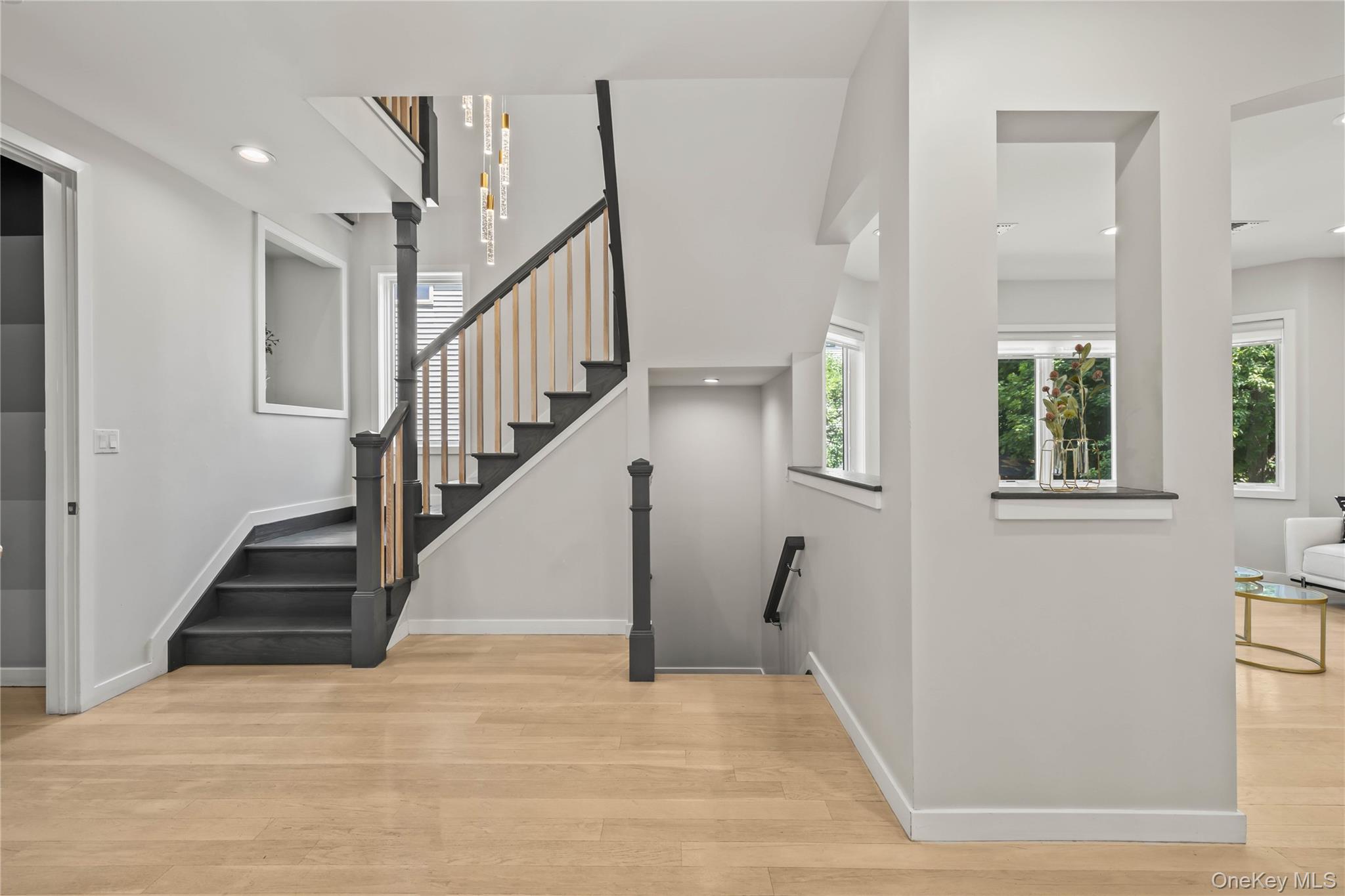 60 N Cole Avenue Property Photo 15